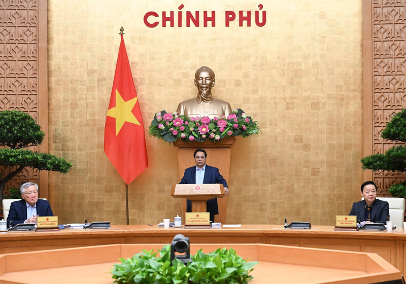 PM urges fast-track establishment of international financial centre to boost growth