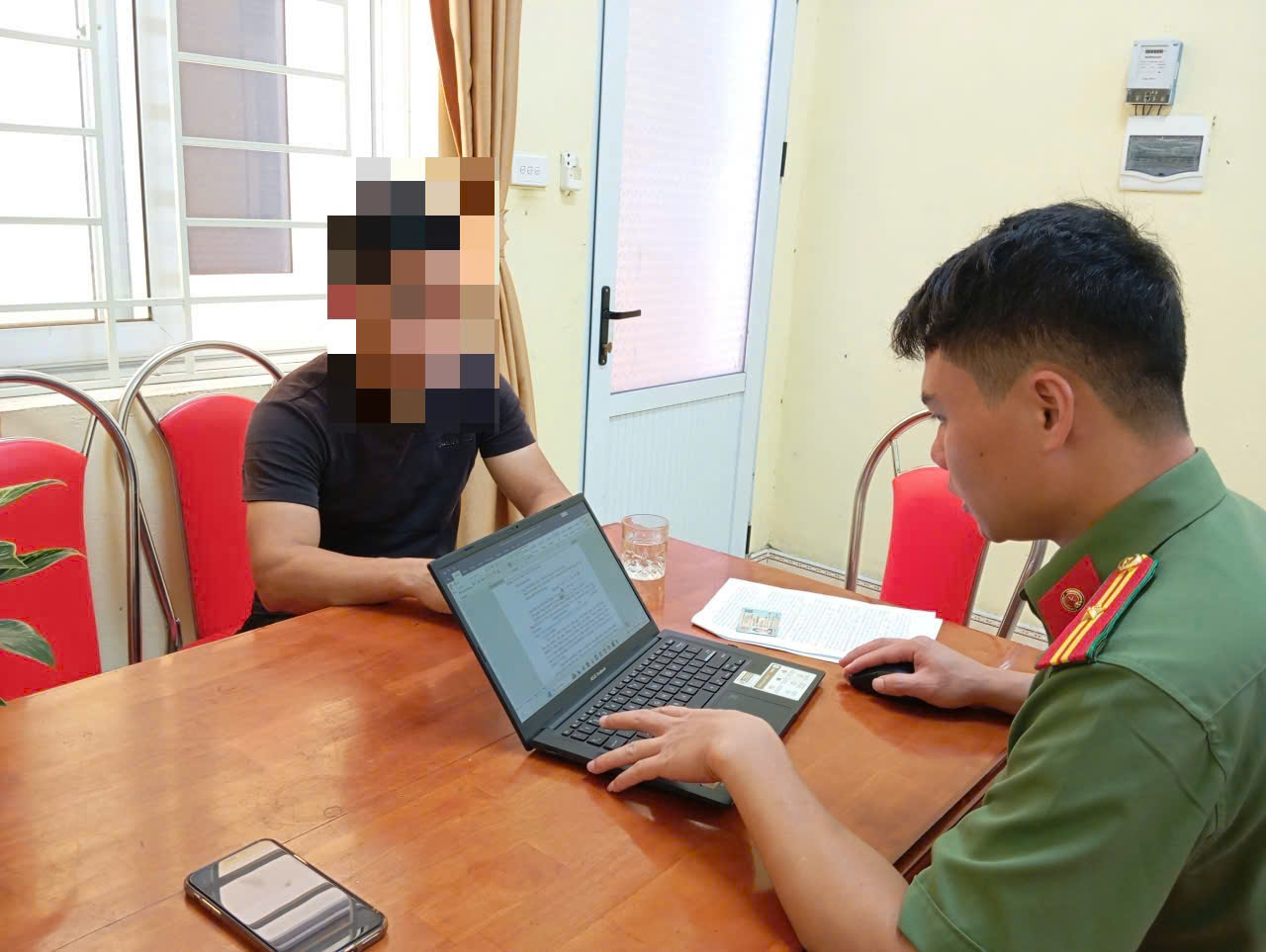 CÔNG AN XÃ LỰC HÀNH CHỦ ĐỘNG PHÒNG NGỪA NGUY CƠ TỪ KHÔNG GIAN MẠNG