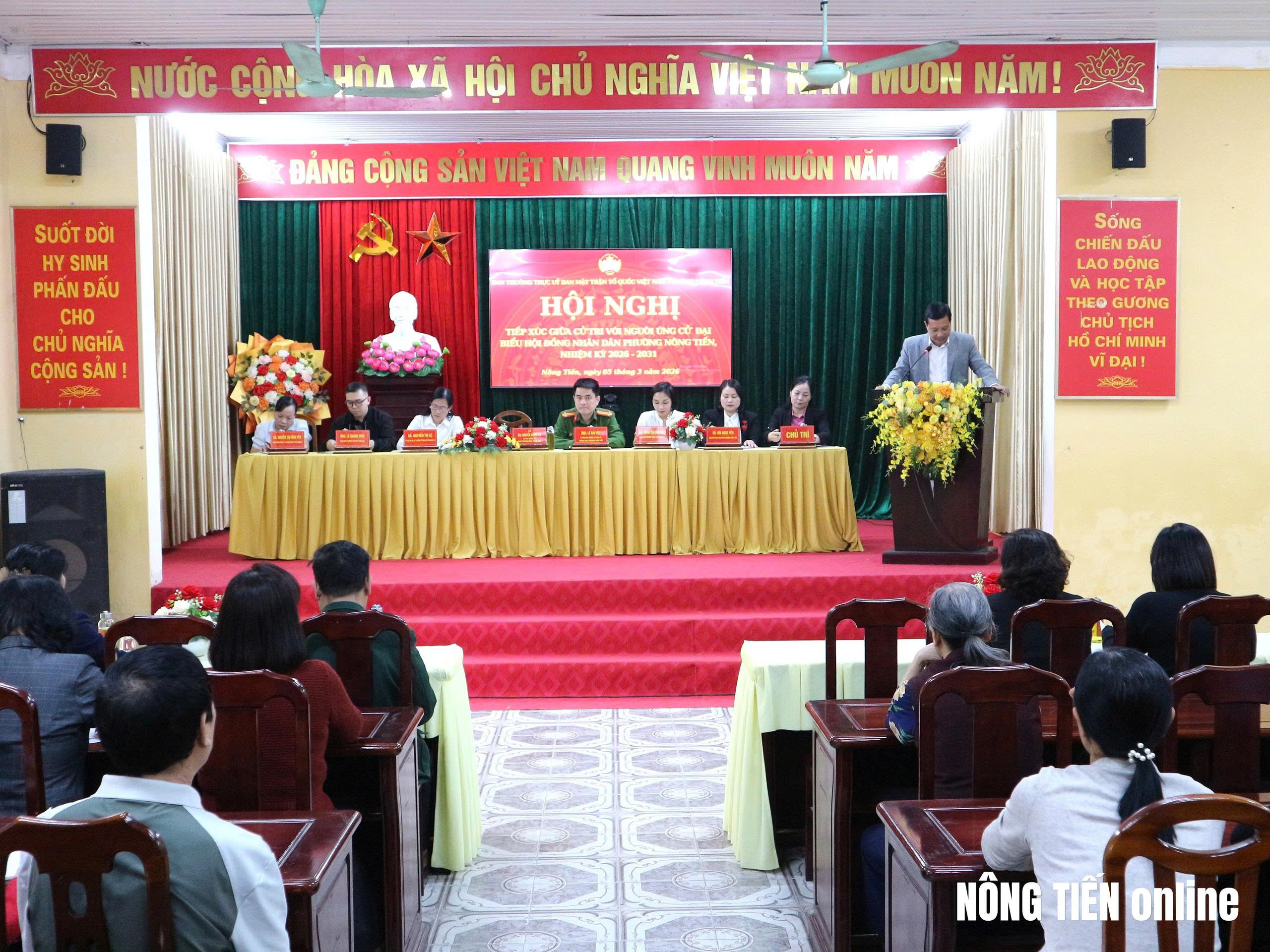 Các ứng cử viên đại biểu HĐND phường Nông Tiến, đơn vị bầu cử số 02 tiếp xúc cử tri, vận động bầu cử