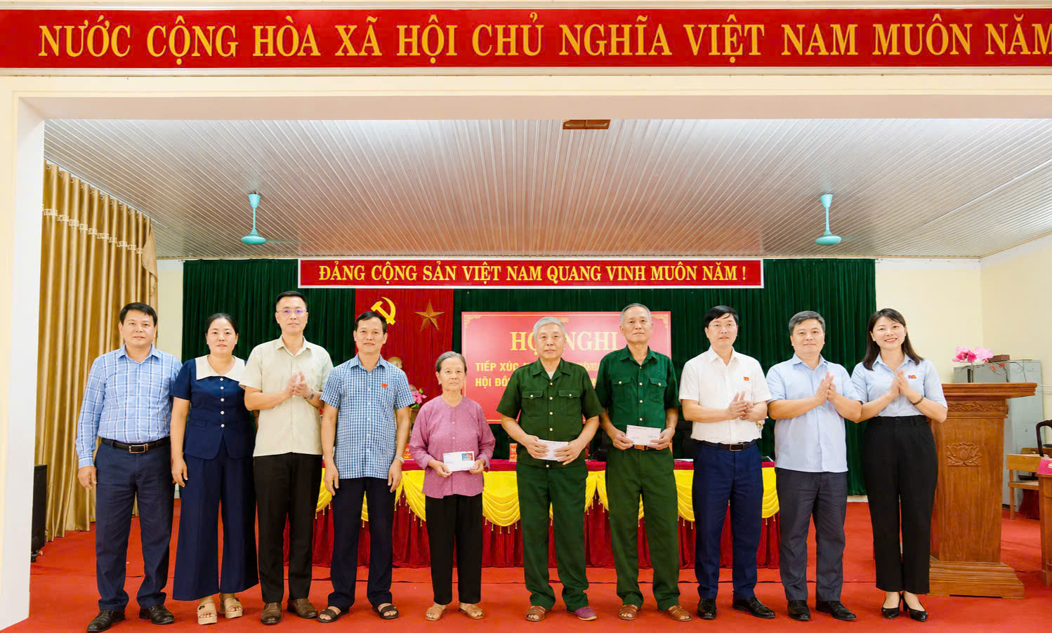 TỔ ĐẠI BIỂU SỐ 02 HĐND TỈNH TUYÊN QUANG TIẾP XÚC CỬ TRI TẠI XÃ TRƯỜNG SINH
