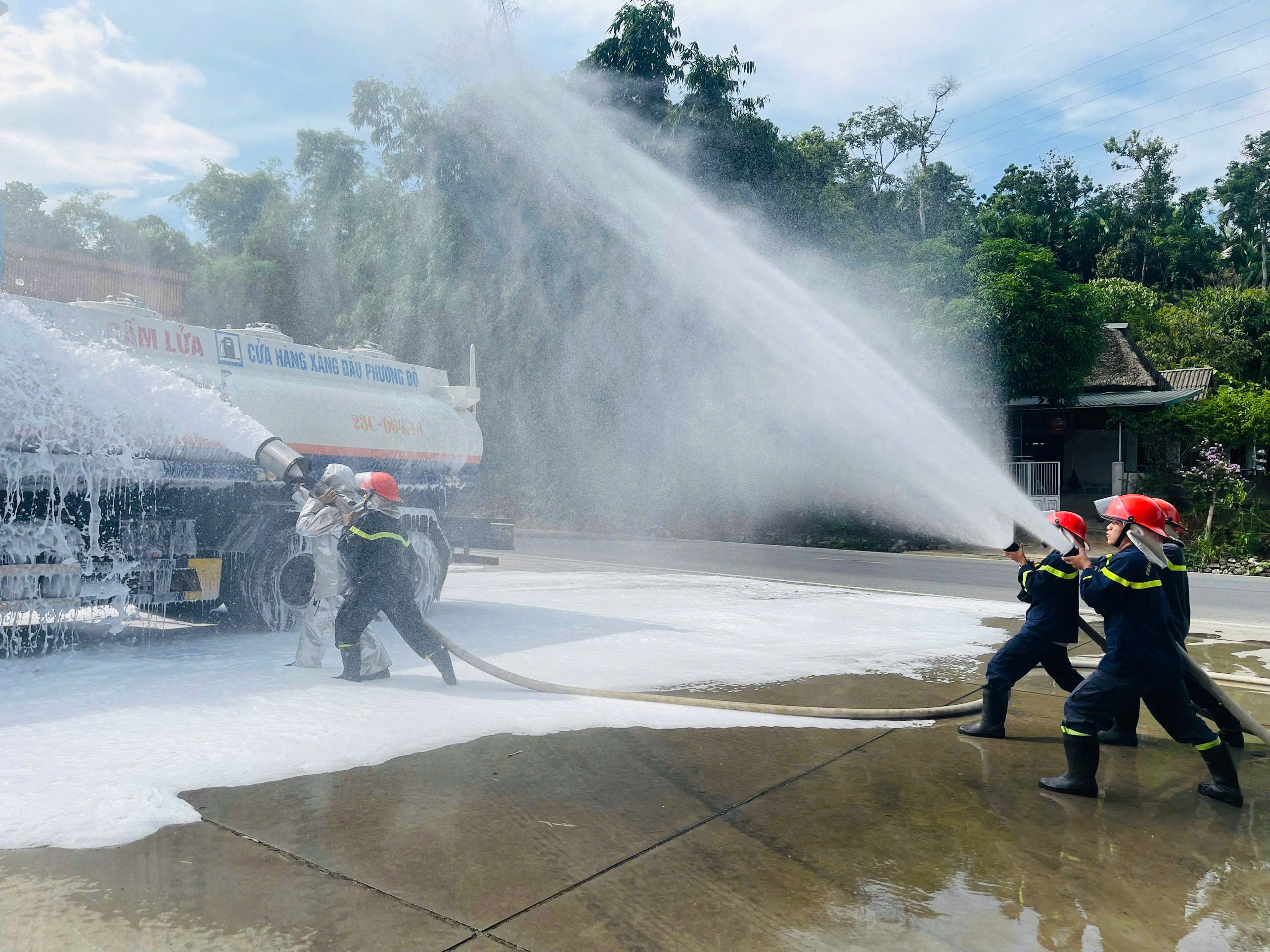 THỰC TẬP PHƯƠNG ÁN CHỮA CHÁY VÀ CỨU NẠN CỨU HỘ CỬA HÀNG BÁN LẺ XĂNG DẦU PHƯƠNG ĐỘ (CÔNG TY TNHH ĐỨC THÀNH HÀ GIANG)