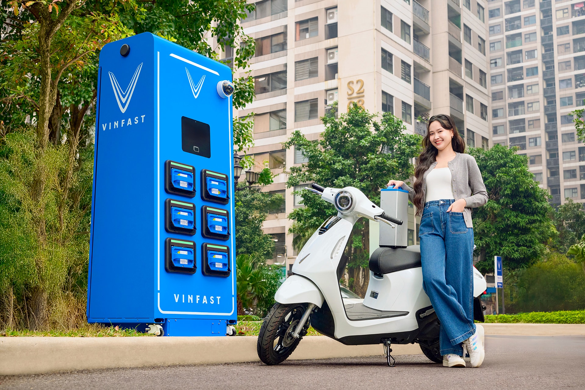 Trụ sạc và tủ đổi pin: Bộ mặt của thương hiệu xe điện