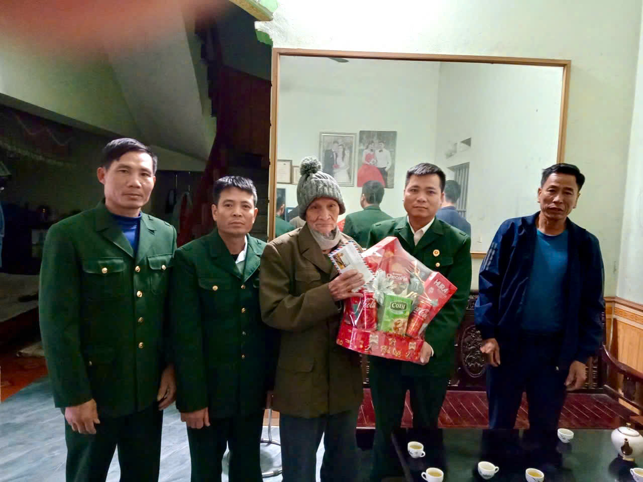 Thăm hỏi, tặng quà cựu chiến binh nhân dịp Xuân Bính Ngọ 2026