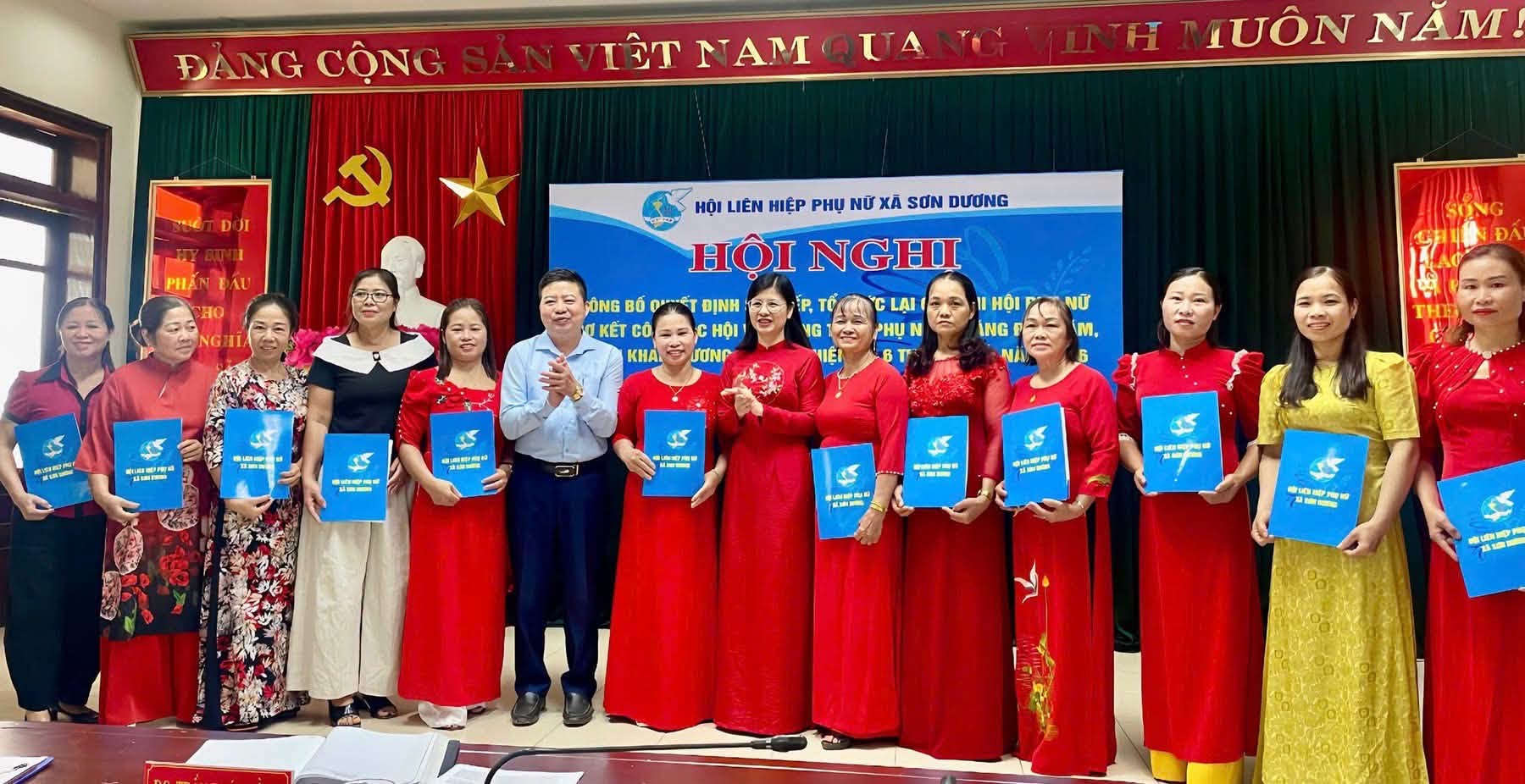 Sơ kết công tác 6 tháng đầu năm và kiện toàn tổ chức Hội LHPN xã
