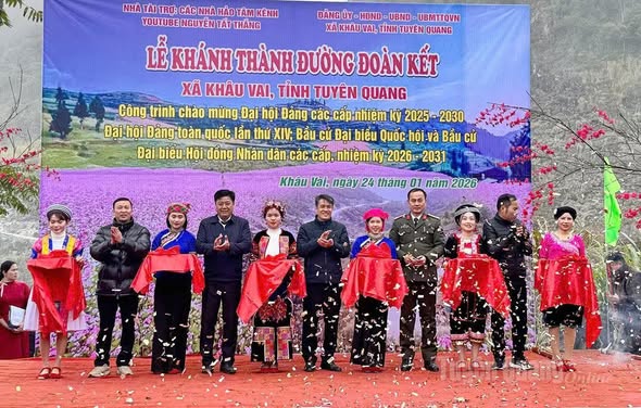 TẾT ẤM VỀ BẢN