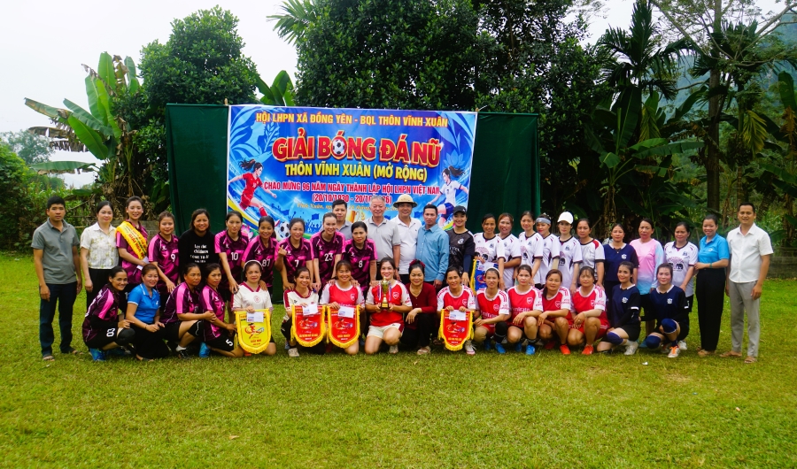 Bế mạc và trao giải bóng đá nữ chào mừng kỷ niệm 96 năm ngày thành lập Hội liên hiệp phụ nữ Việt Nam