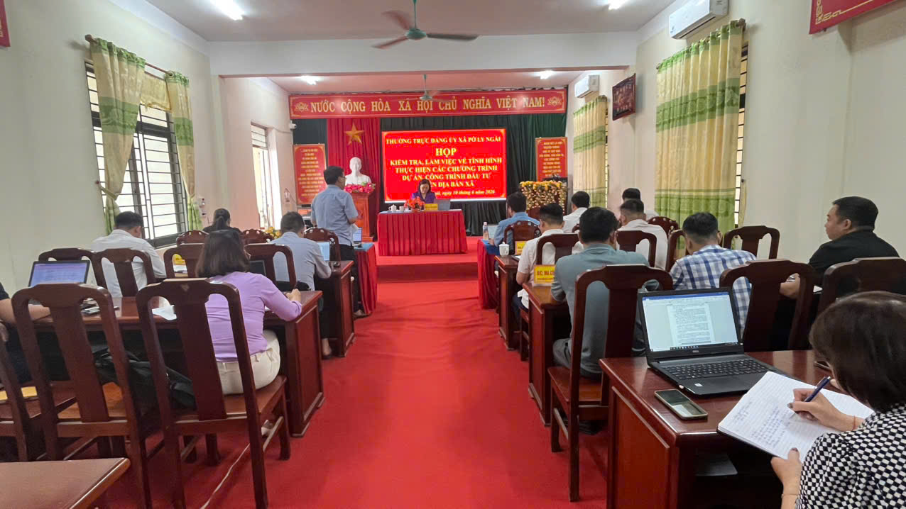Thường trực Đảng ủy xã kiểm tra, nắm bắt tiến độ thực hiện các dự án, công trình trên địa bàn