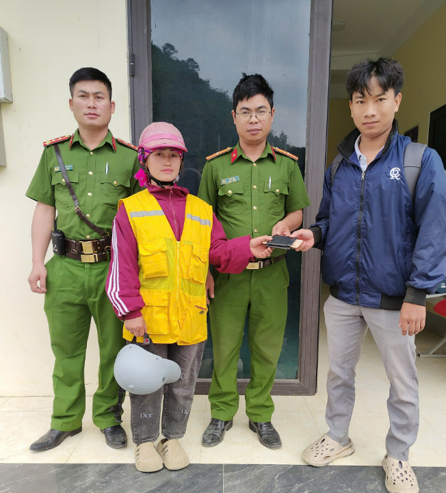 CÔNG AN XÃ LŨNG CÚ HỖ TRỢ CÔNG DÂN TÌM LẠI TÀI SẢN THẤT LẠC