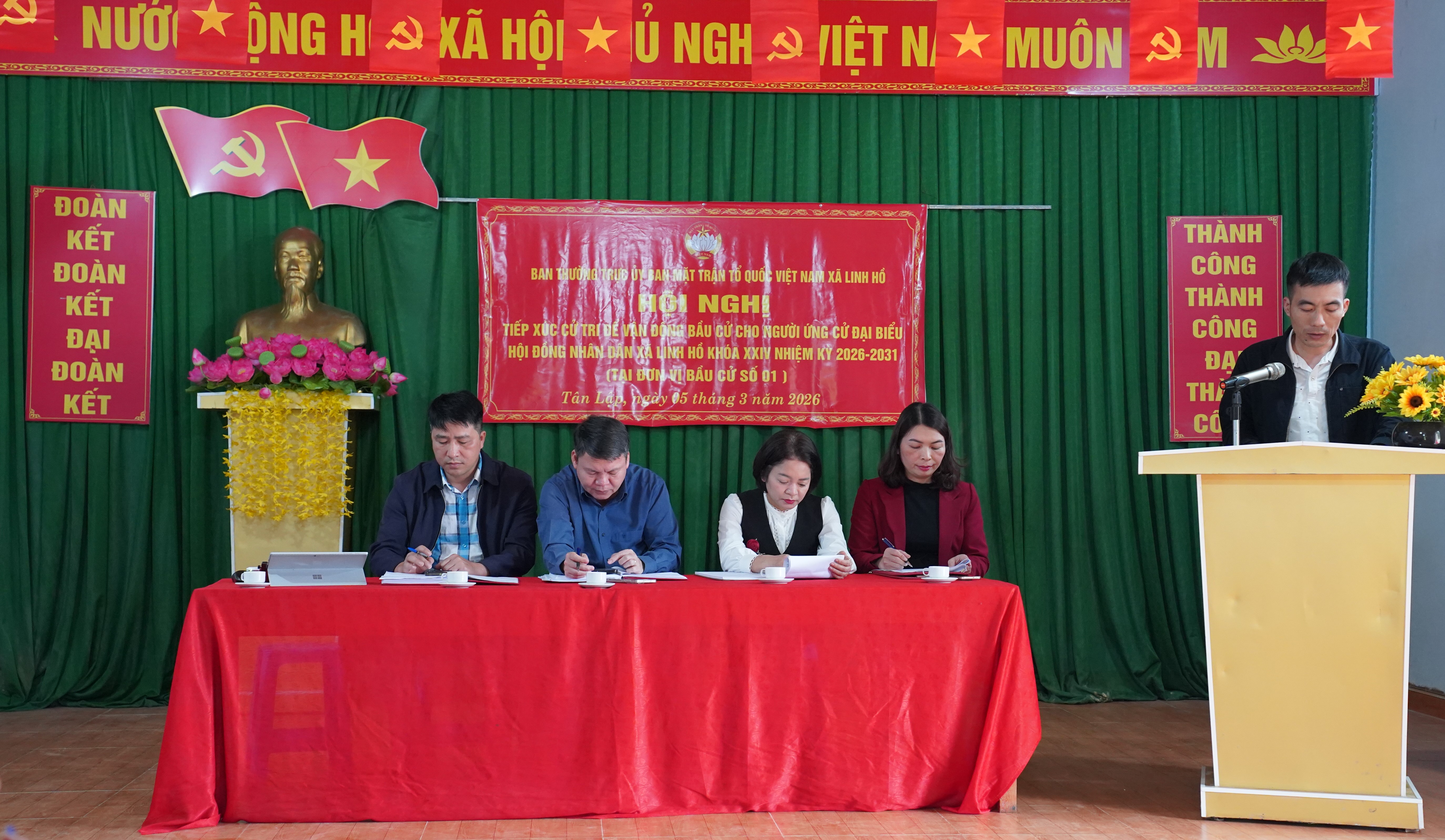 Tiếp x&uacute;c 5.JPG