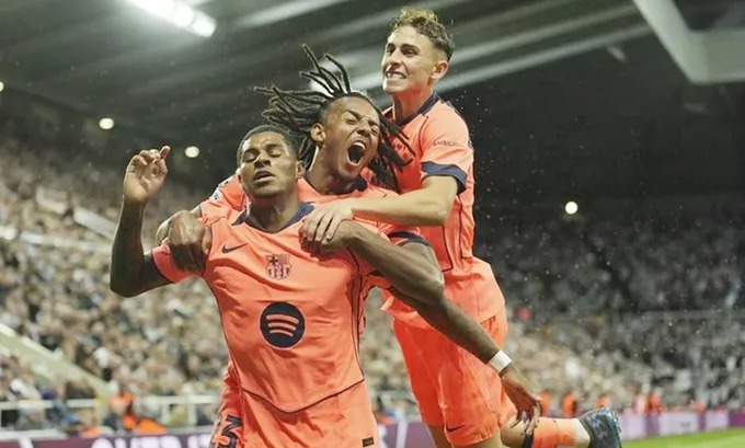 Rashford ghi cú đúp giúp Barcelona thắng 2-1 tại Newcastle