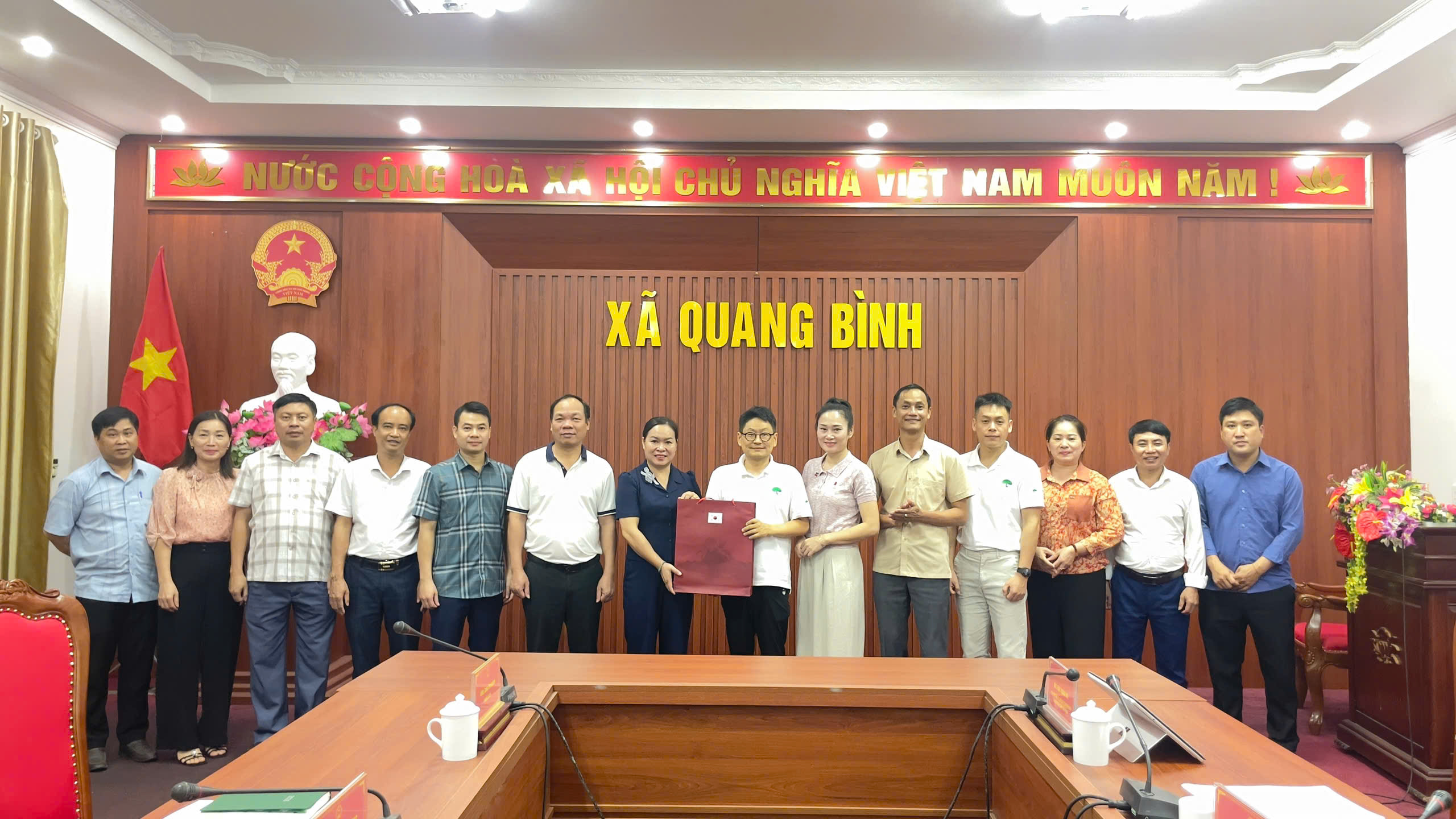 (Quang Bình - Tuyên Quang) ĐOÀN CÔNG TÁC TỔ CHỨC CHOROGUSAN FOR CHILDREN (HÀN QUỐC) KHẢO SÁT, LÀM VIỆC TẠI XÃ QUANG BÌNH