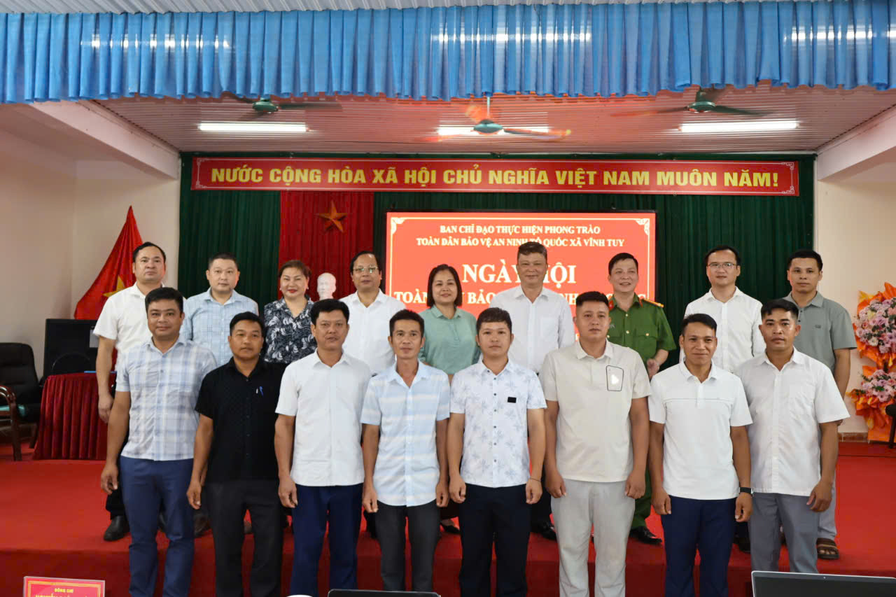 Ngày hội toàn dân bảo vệ An ninh Tổ quốc TT đứng.jpg