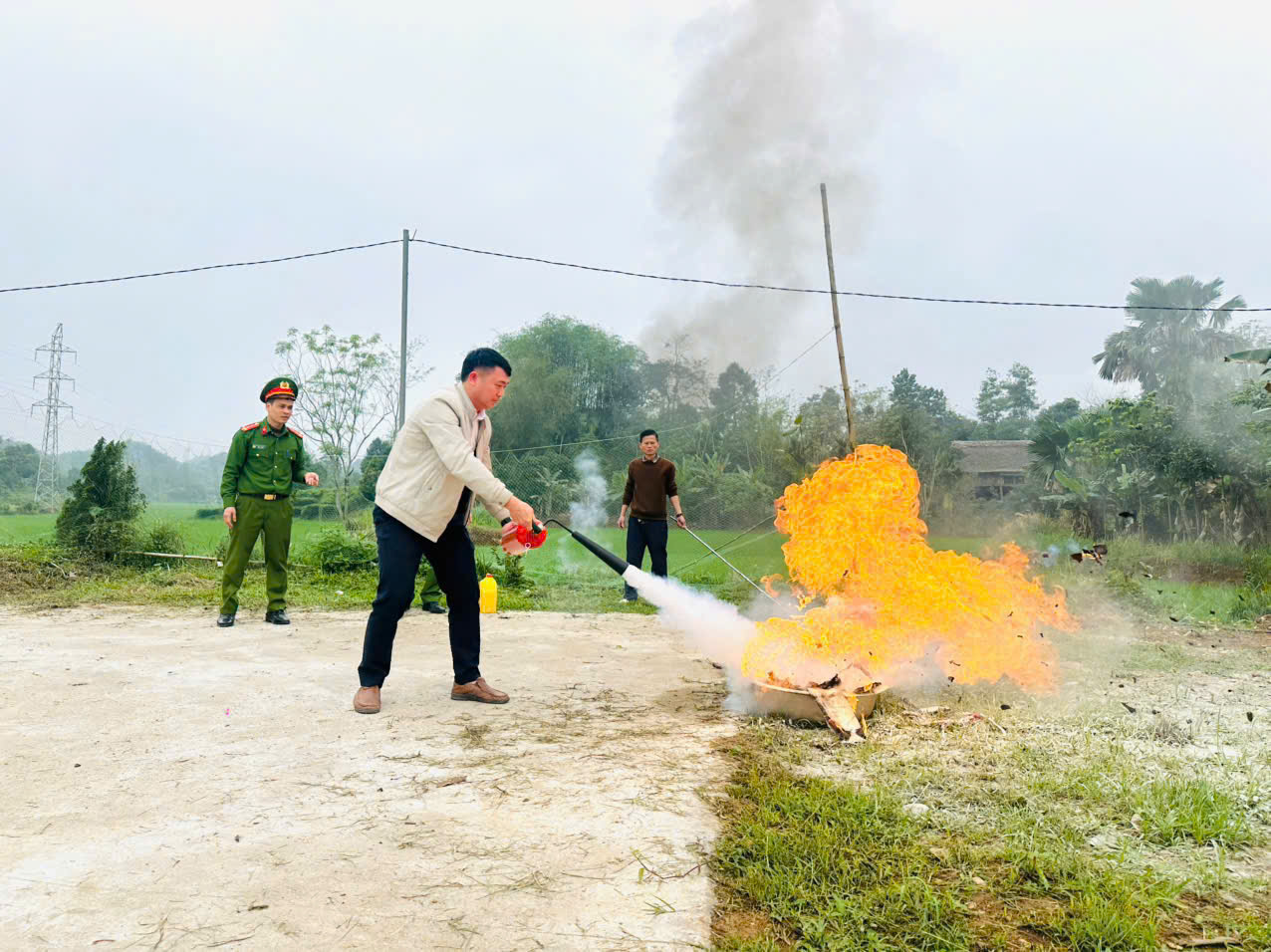 TUYÊN TRUYỀN TRẢI NGHIỆM PCCC TRƯỚC BẦU CỬ