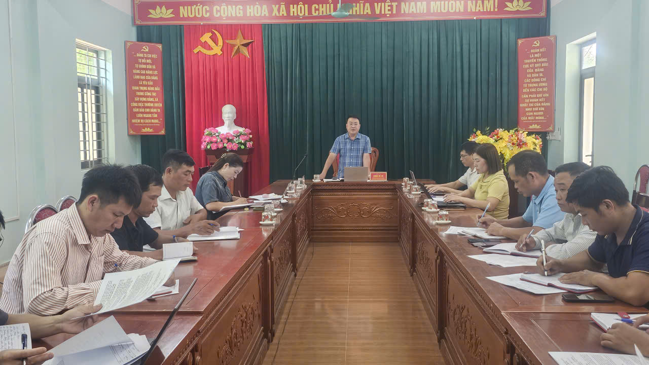 Xã Niêm Sơn tổ chức họp triển khai đợt cao điểm đăng ký, cấp giấy khai sinh cho trẻ em và thống nhất danh sách đăng ký xóa nhà tạm thuộc Chương trình mục tiêu quốc gia phát triển kinh tế - xã hội vùng đồng bào dân tộc thiểu số và miền núi giai đoạn 2026 – 2030