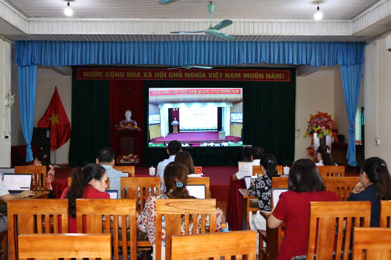 HN trực tuyến ch 25 th 8 TK gi&aacute;o dục 4.jpg