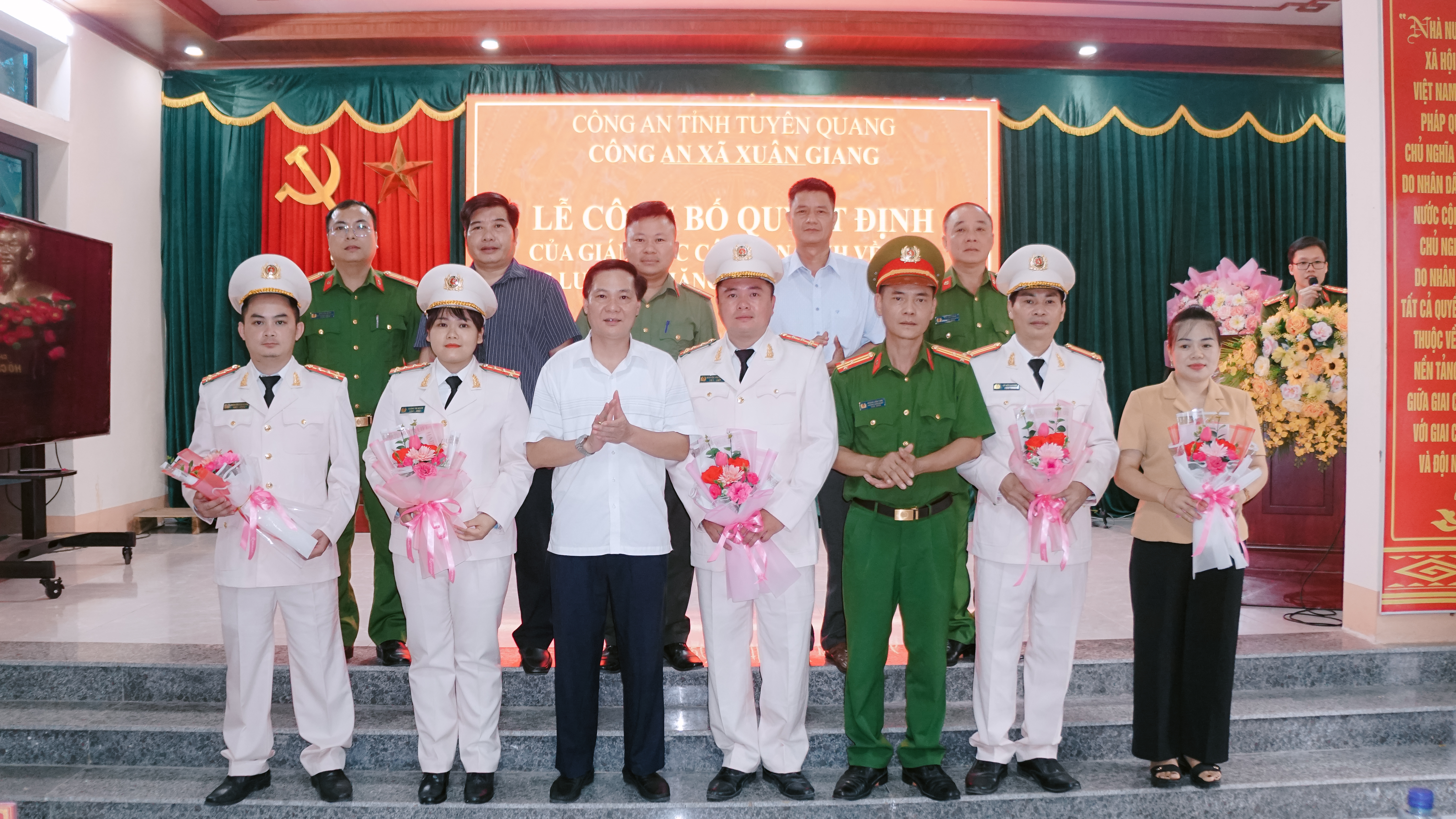 CÔNG AN XÃ XUÂN GIANG TỔ CHỨC LỄ CÔNG BỐ QUYẾT ĐỊNH NÂNG LƯƠNG, THĂNG CẤP BẬC HÀM NĂM 2026