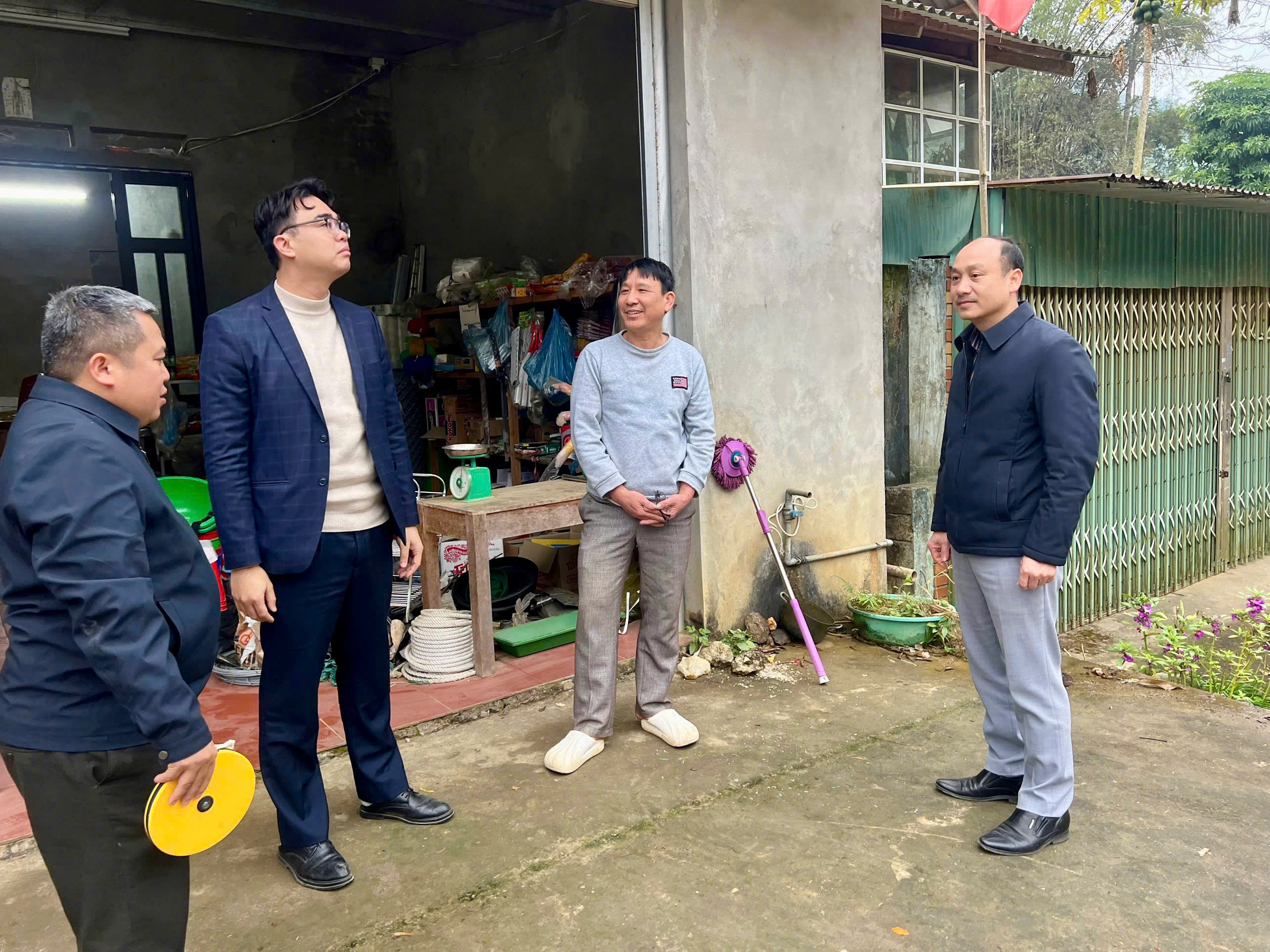 UBND xã tổ chức tiếp công dân, giải quyết đơn thư liên quan đến cấp giấy chứng nhận quyền sử dụng đất