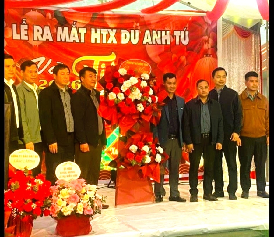 Ra mắt HTX May mặc Du Anh Tú