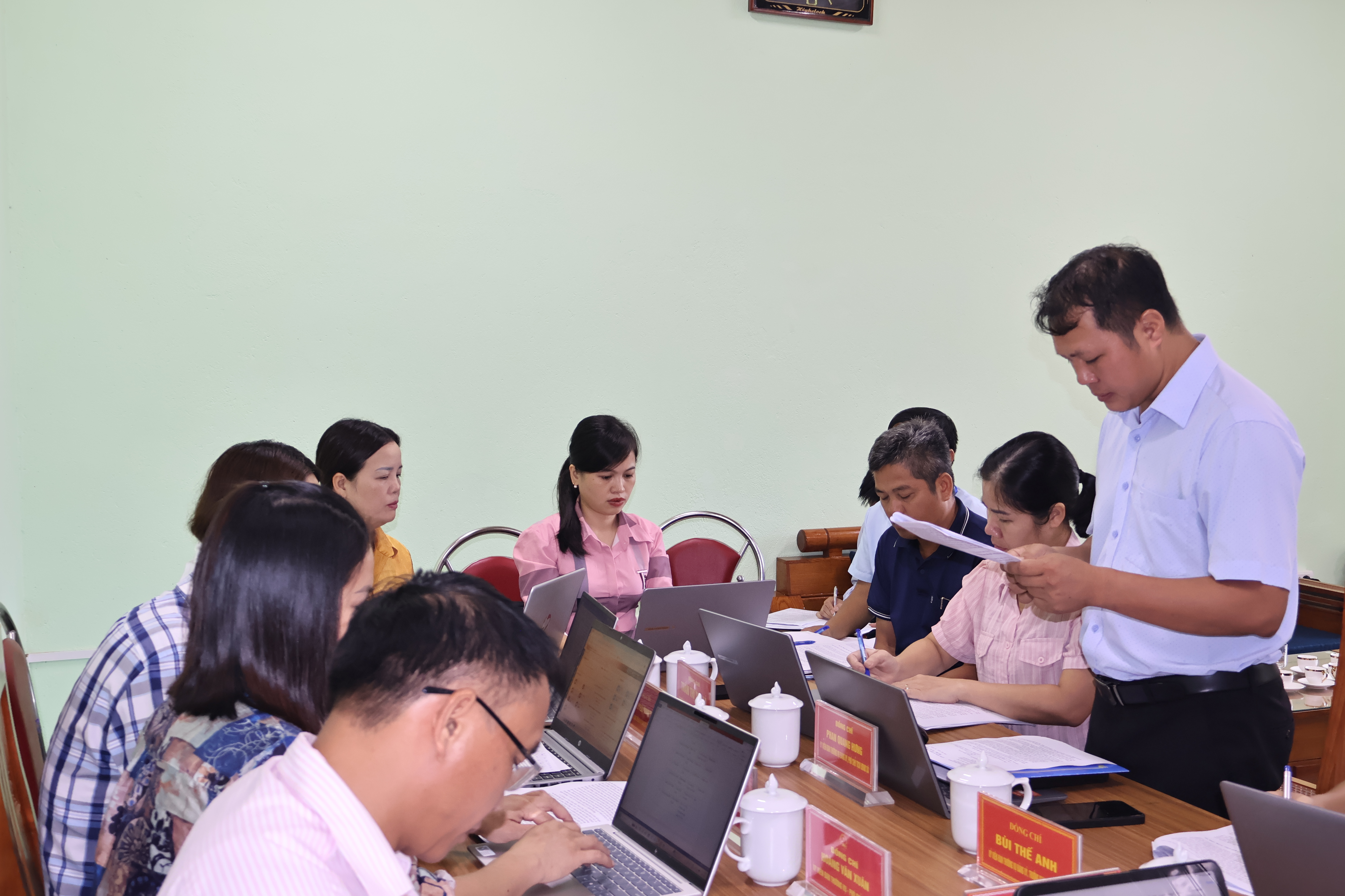 HĐND LV về giam s&aacute;t UB ng&agrave;y 30 th 7,,.JPG
