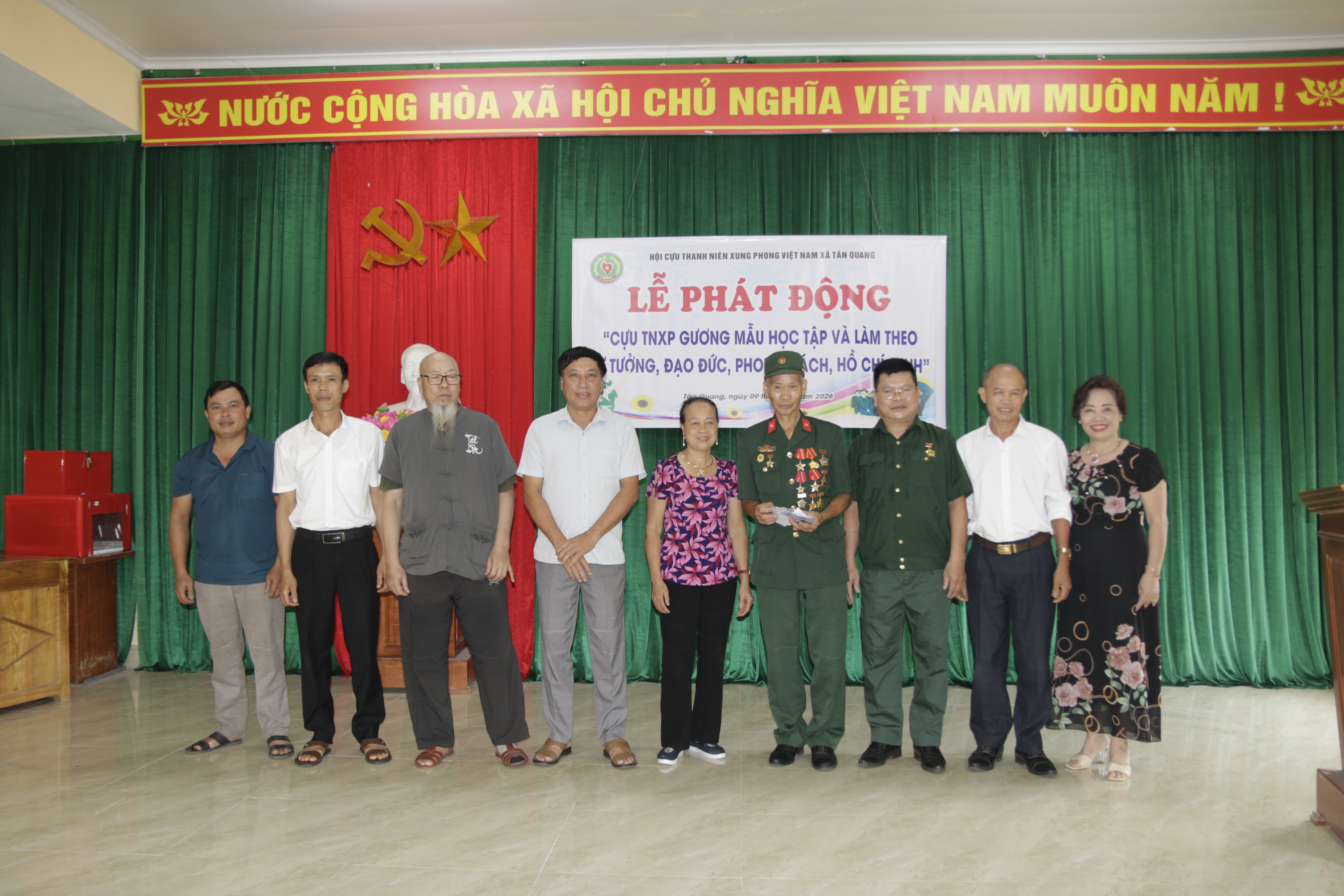 Hội Cựu Thanh niên xung phong xã Tân Quang phát động thi đua học tập và làm theo lời Bác