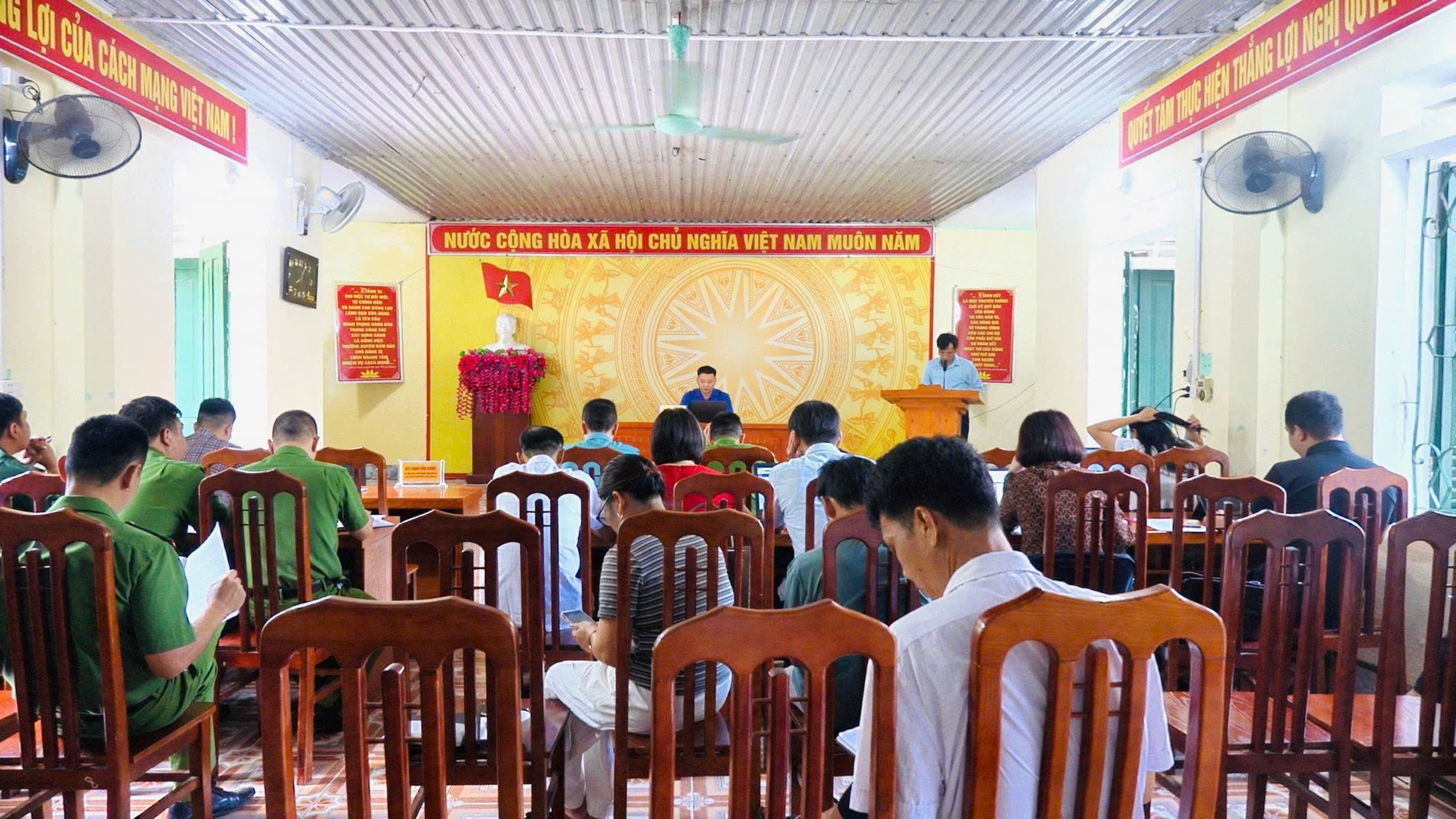 XÃ LÙNG TÁM HỌP BAN CHỈ ĐẠO VỀ PHÁT TRIỂN KHOA HỌC, CÔNG NGHỆ, ĐỔI MỚI SÁNG TẠO VÀ CHUYỂN ĐỔI SỐ