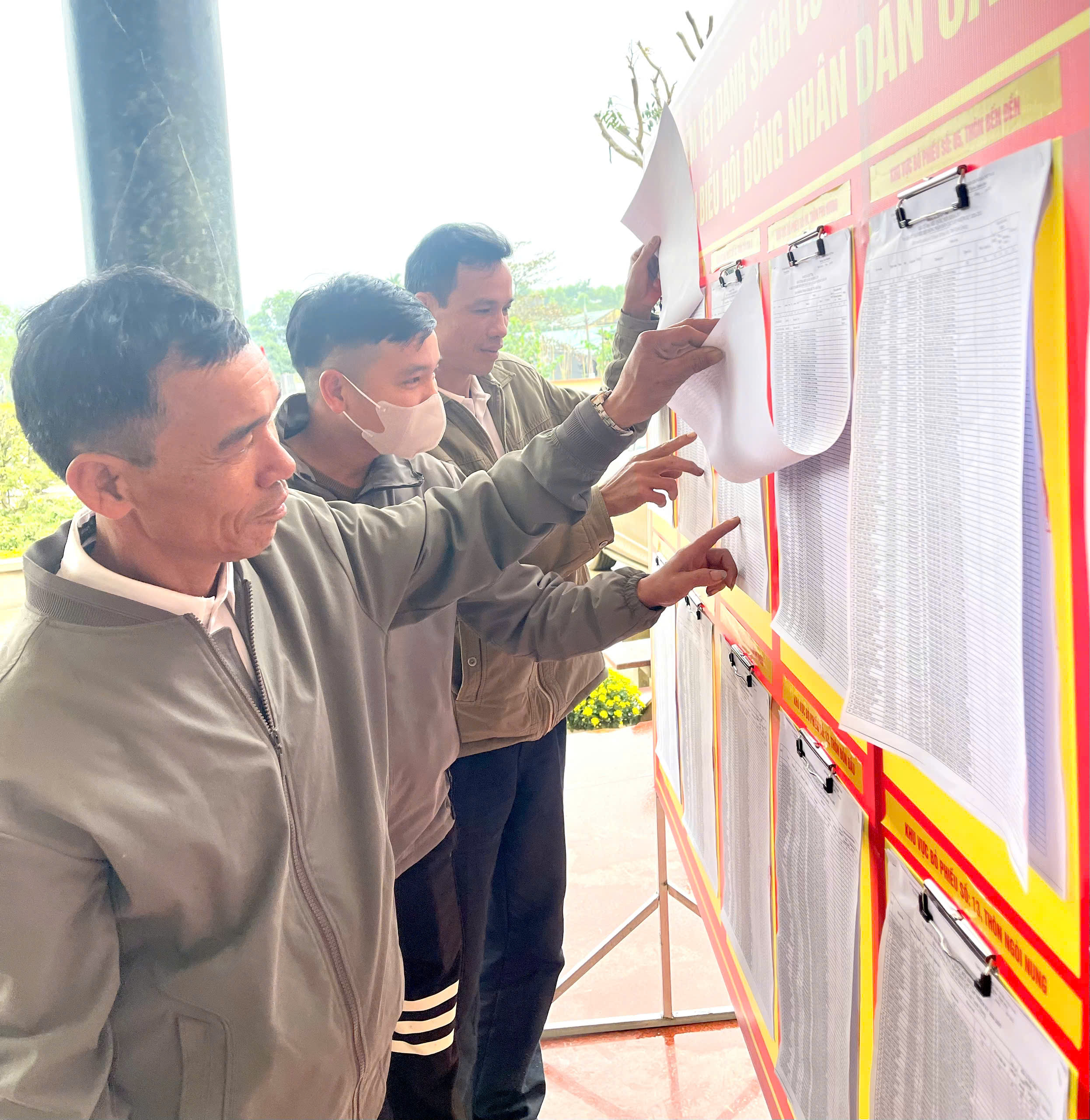 XÃ BẠCH XA HOÀN THÀNH NIÊM YẾT DANH SÁCH CỬ TRI,  BẢO ĐẢM DÂN CHỦ, ĐÚNG LUẬT