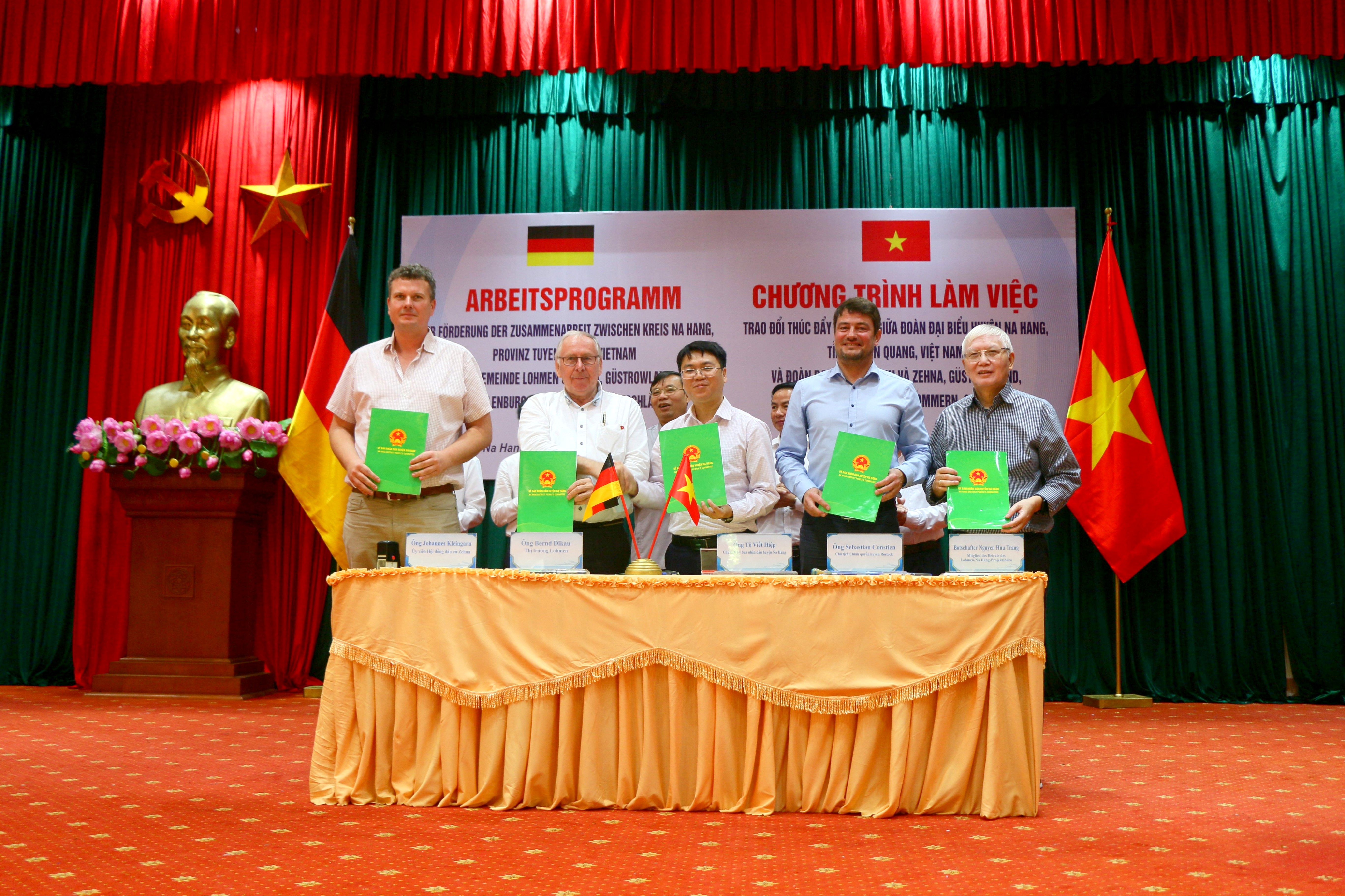 Kỷ niệm 50 năm thiết lập quan hệ ngoại giao Việt Nam - Đức và mối quan hệ đặc biệt giữa Xã Nà Hang (Tuyên Quang) với các vùng Lohmen, Zehna, Güstrow-Land (Đức)
