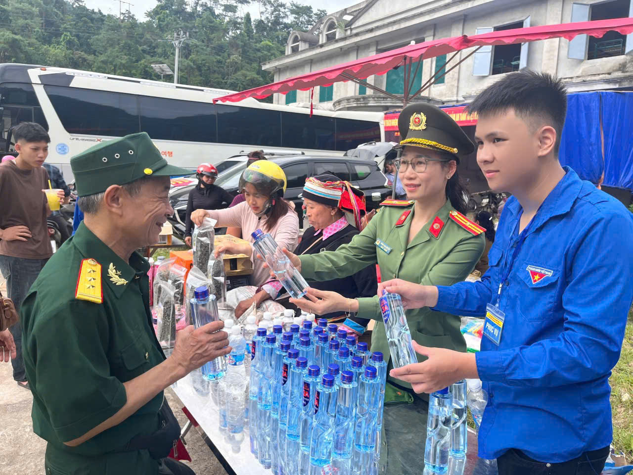 LẶNG THẦM GIỮ BÌNH YÊN TRONG NGÀY GIỖ TRẬN VỊ XUYÊN 12/7