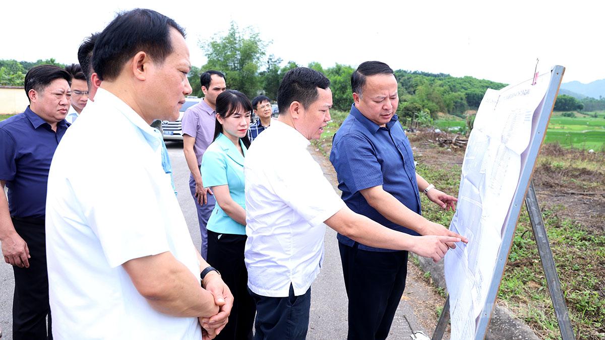 Chủ tịch UBND tỉnh Phan Huy Ngọc: Đầu tư phát triển công nghiệp thúc đẩy tăng trưởng, giải quyết việc làm cho lao động địa phương