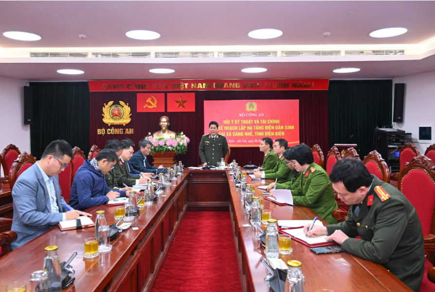 TRIỂN KHAI HẠ TẦNG ĐIỆN DÂN SINH CHO CÁC BẢN BIÊN GIỚI XÃ SÁNG NHÈ, TỈNH ĐIỆN BIÊN