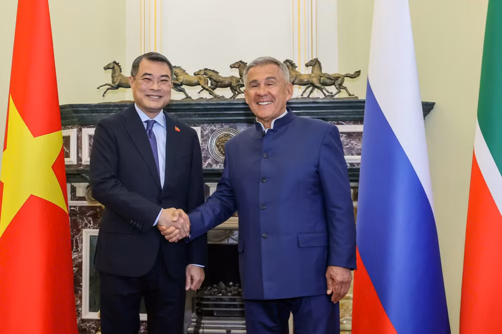 Thủ tướng Lê Minh Hưng gặp người đứng đầu Cộng hòa Tatarstan R.Minnikhanov