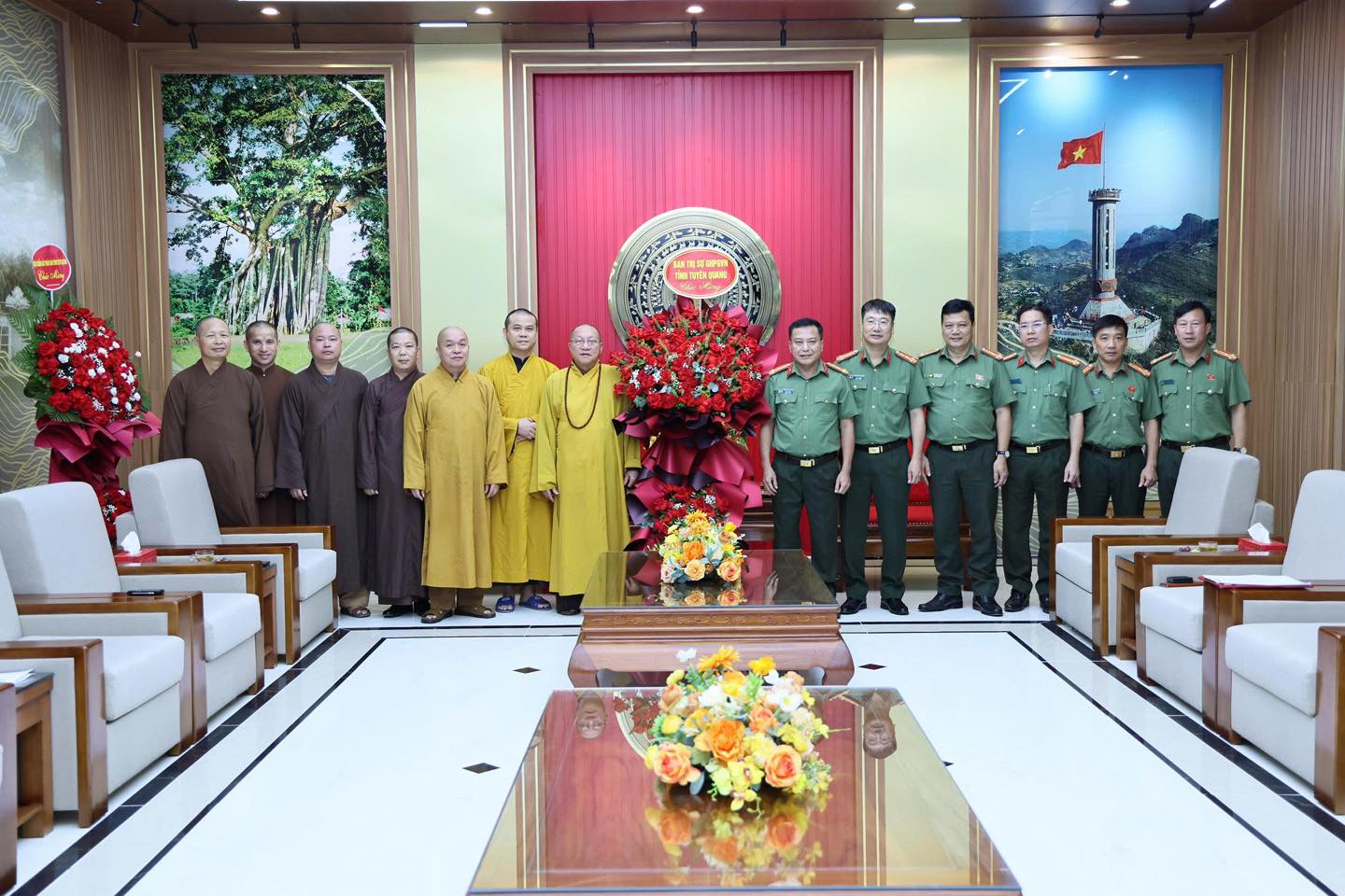 BAN TRỊ SỰ GHPGVN TỈNH TUYÊN QUANG THĂM, CHÚC MỪNG CÔNG AN TỈNH NHÂN DỊP KỶ NIỆM 80 NĂM NGÀY THÀNH LẬP CAND VIỆT NAM