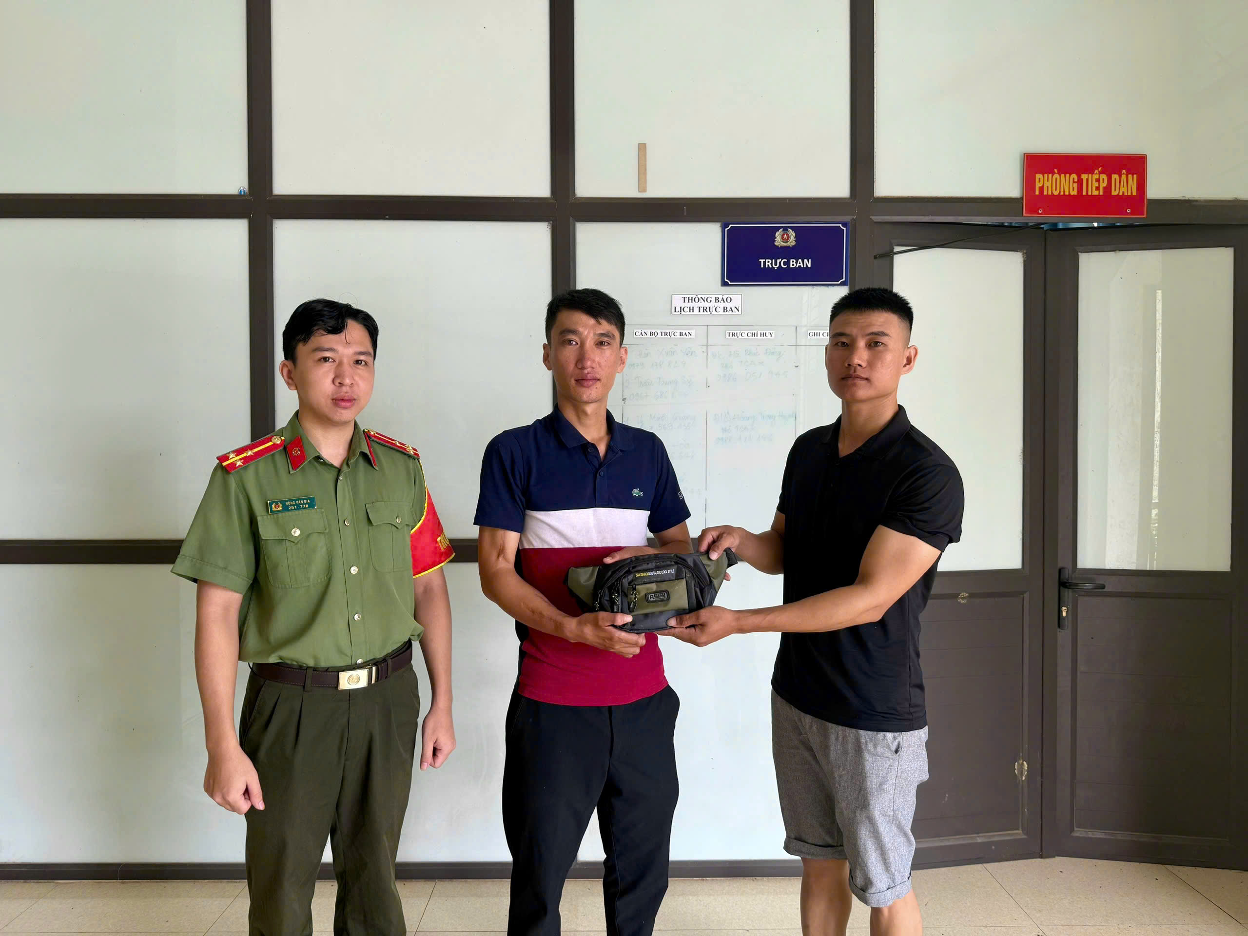 KIM BÌNH - NGƯỜI TỐT, VIỆC TỐT: NHẶT ĐƯỢC CỦA RƠI, TRẢ LẠI NGƯỜI ĐÁNH MẤT