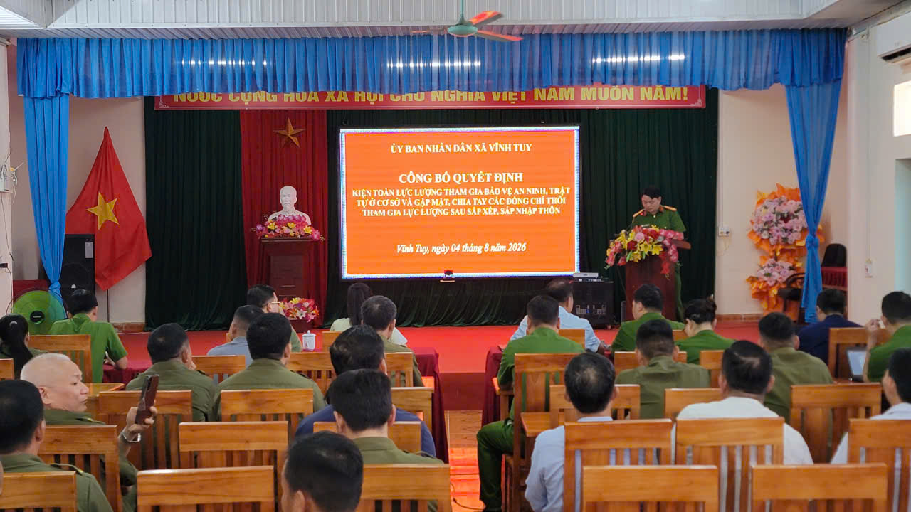 Công bố QĐ và chia tay lực lượng ANCS Tuấn.jpg