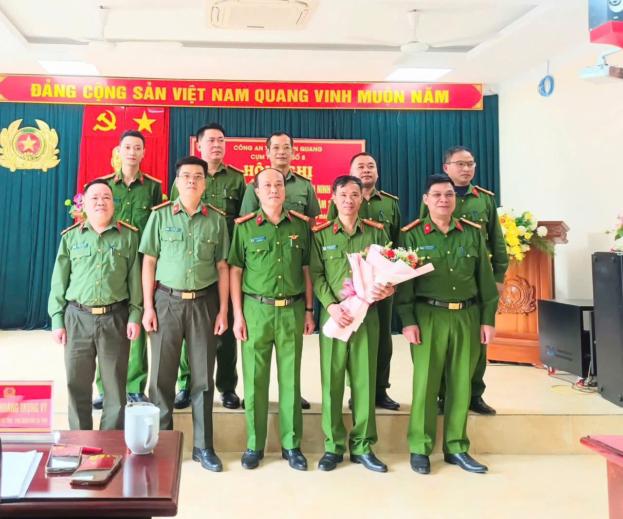  [CỤM THI ĐUA SỐ 8] – QUYẾT TÂM KÝ KẾT GIAO ƯỚC THI ĐUA "VÌ AN NINH TỔ QUỐC" 