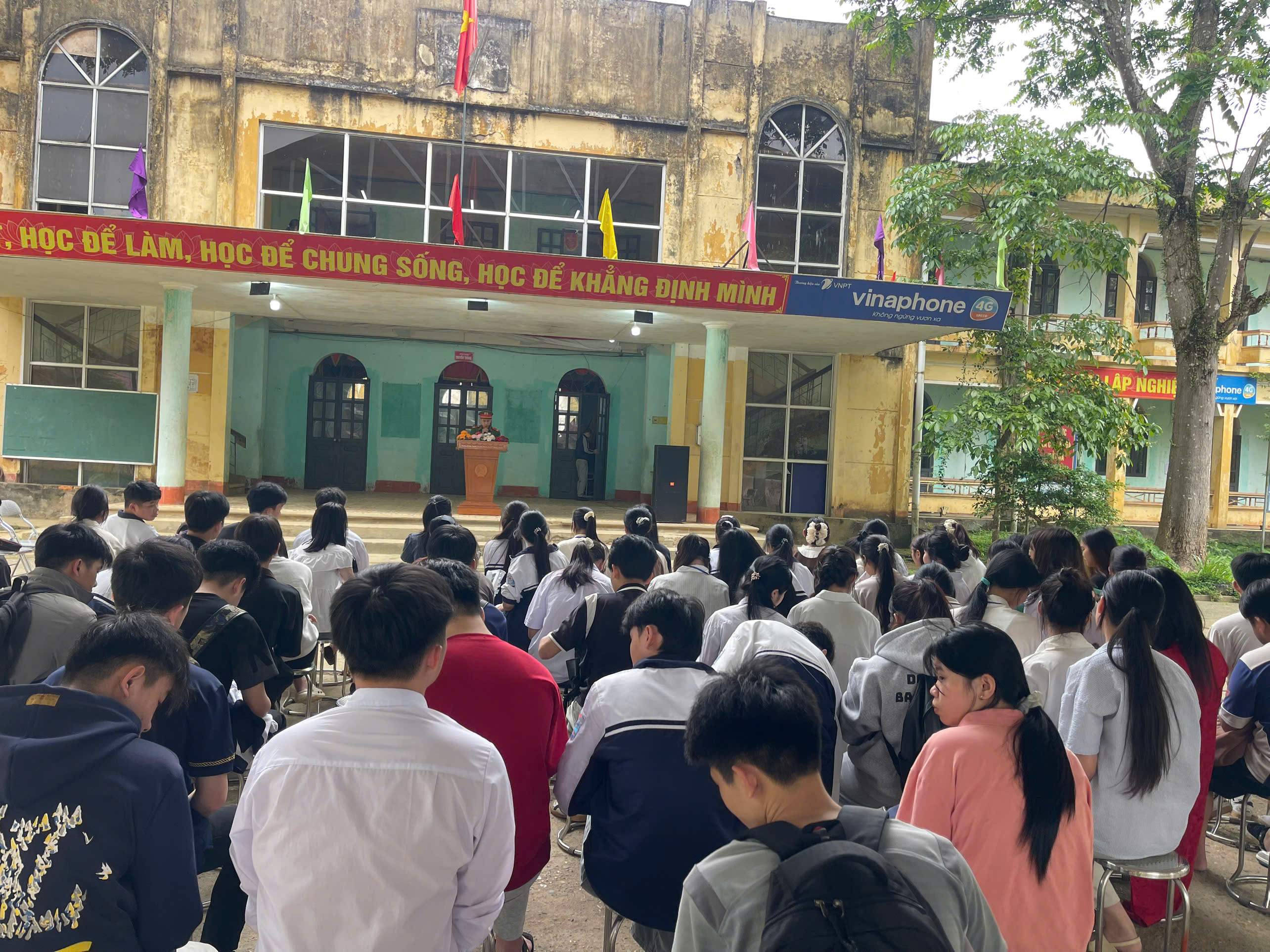 CÔNG AN XÃ THƯỢNG LÂM: ĐỒNG HÀNH CÙNG HỌC SINH TRÊN HÀNH TRÌNH CHẠM TAY ƯỚC MƠ CÔNG AN NHÂN DÂN