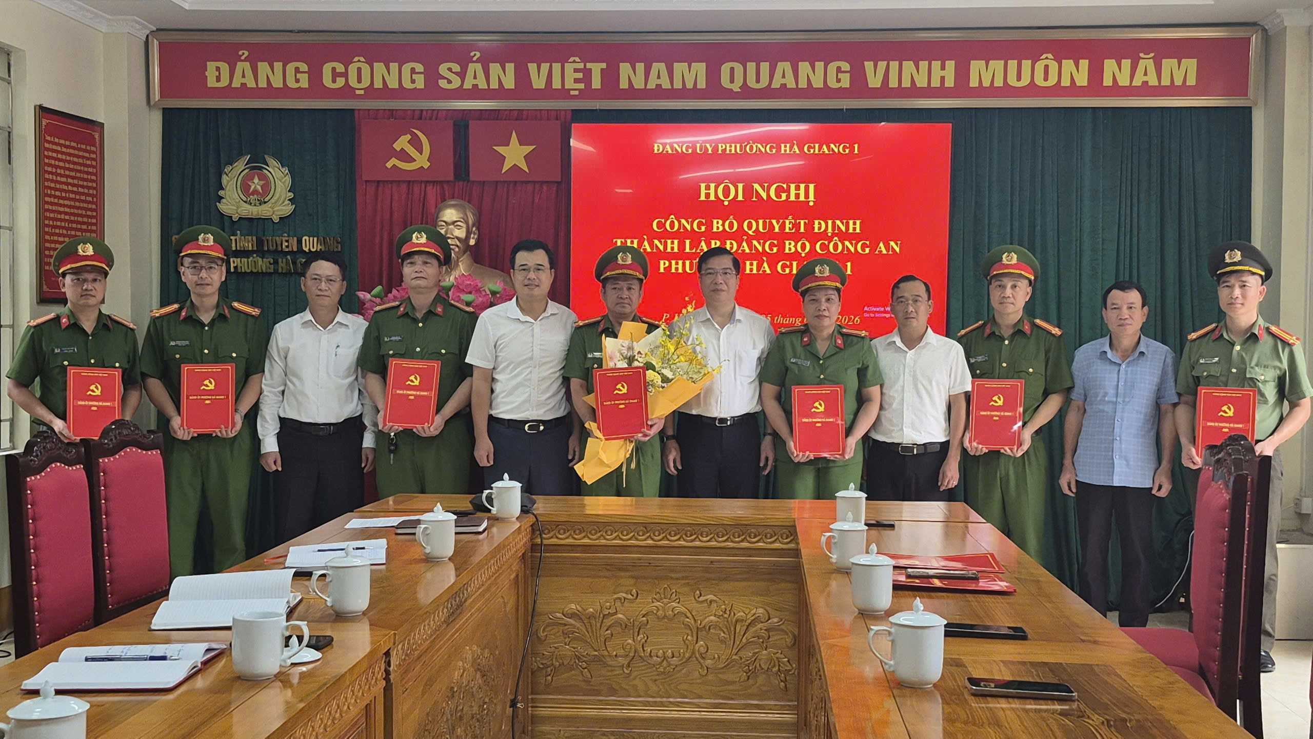 CÔNG BỐ QUYẾT ĐỊNH THÀNH LẬP  ĐẢNG BỘ CÔNG AN PHƯỜNG