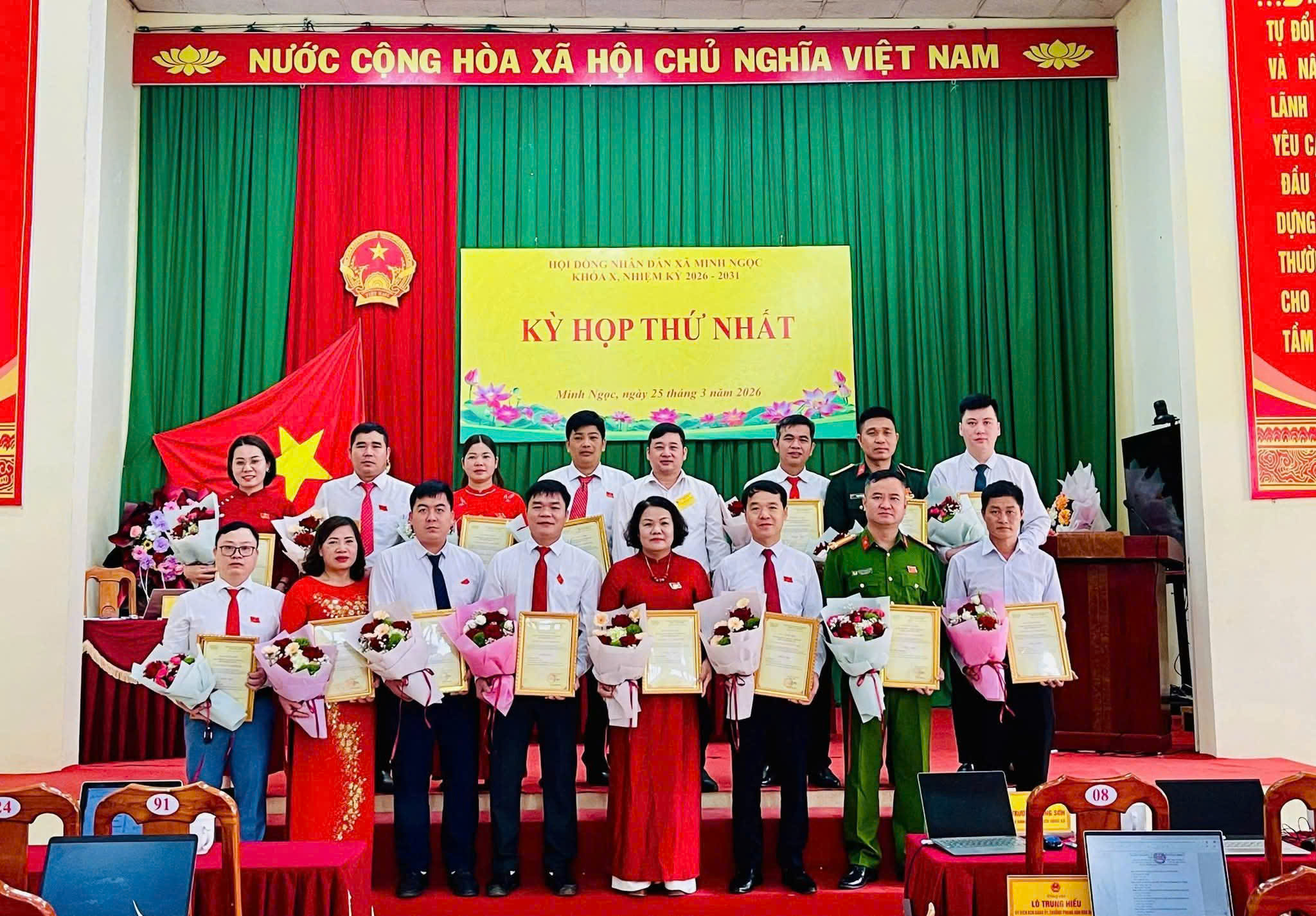 trao GCN Đại biểu HĐND kho&aacute; X, nhiệm ỳ 2026 -2031.jpg