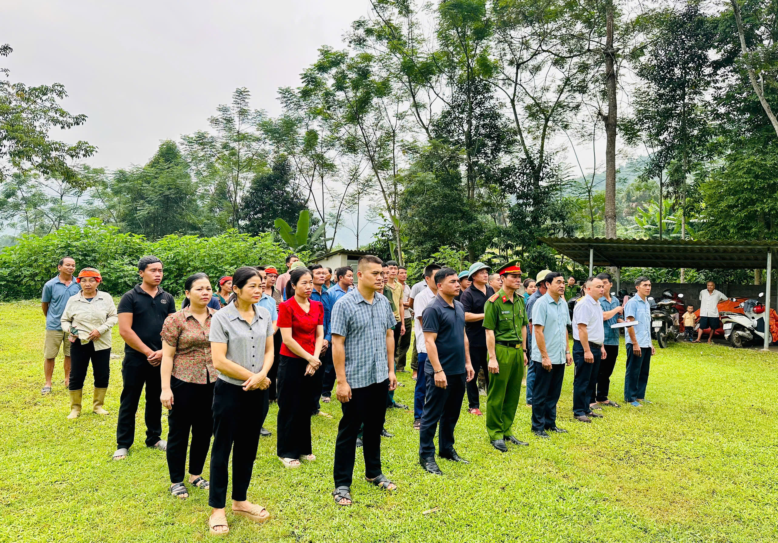 Xã Bạch Ngọc phát động sản xuất cây vụ Đông năm 2026 gắn với vệ sinh, khử trùng, tiêu độc môi trường