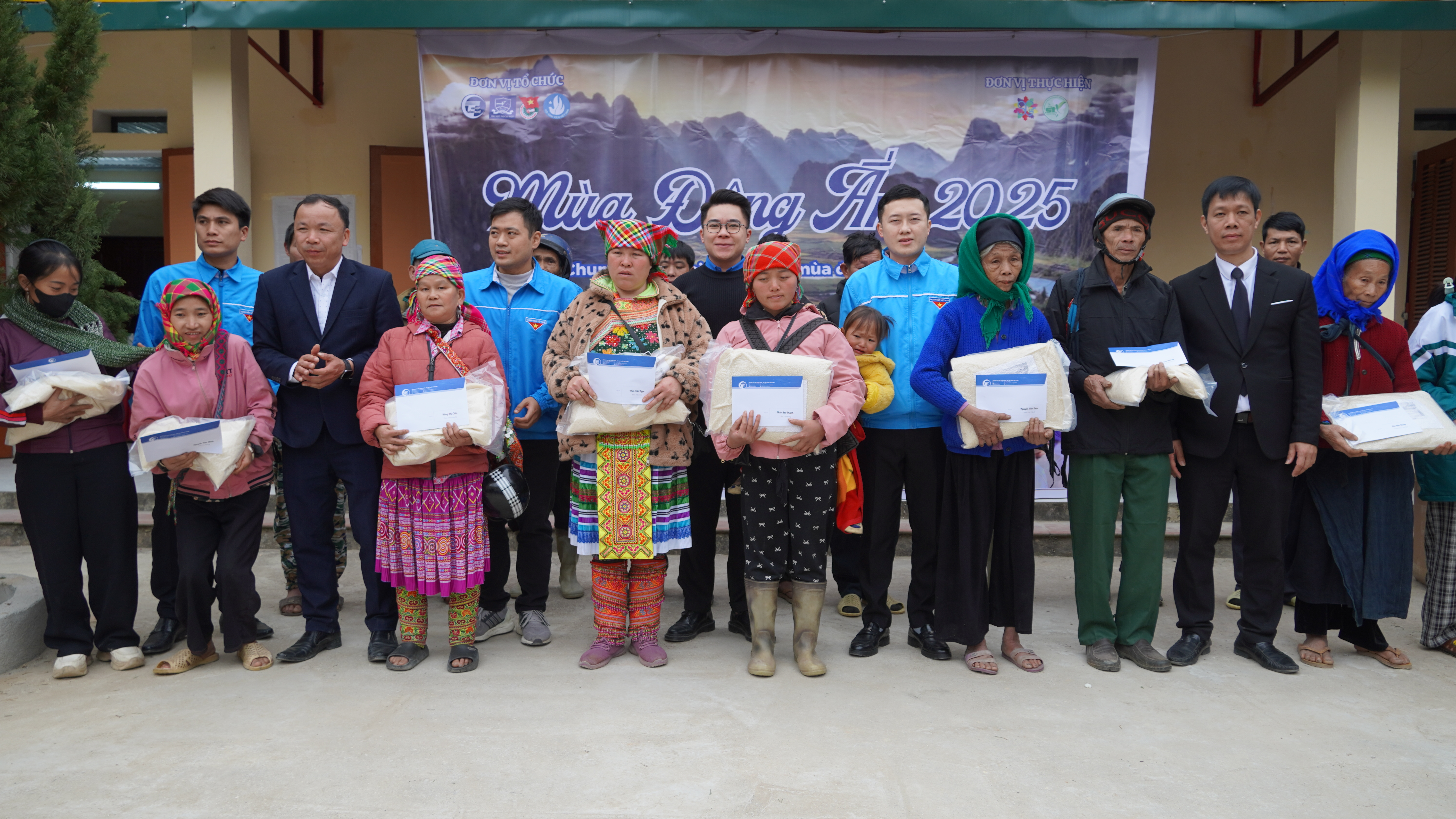 Lễ ra quân chương trình “Tình nguyện Mùa đông ấm 2025”