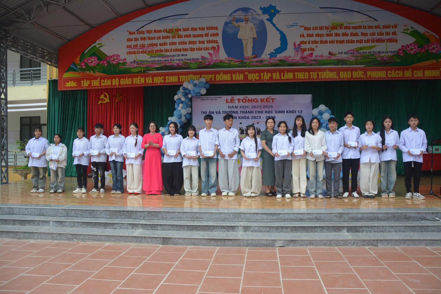 TRƯỜNG THPT ĐỒNG VĂN TỔNG KẾT NĂM HỌC 2025–2026 VÀ TRI ÂN HỌC SINH KHỐI 12