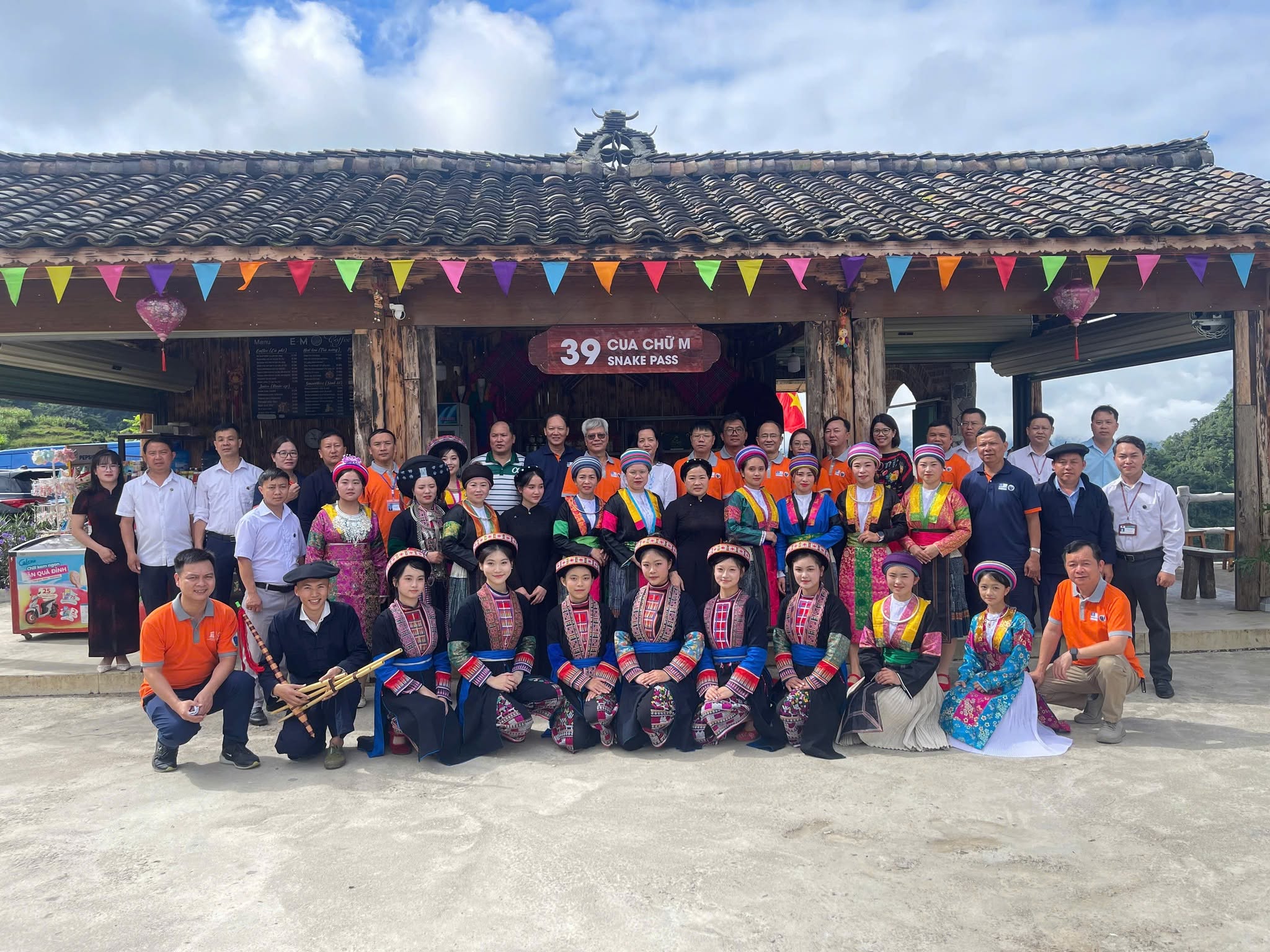 ĐOÀN TIỀN THẨM ĐỊNH KIỂM TRA CÔNG TÁC CHUẨN BỊ ĐÓN ĐOÀN CHUYÊN GIA TÁI ĐÁNH GIÁ CÔNG VIÊN ĐỊA CHẤT TOÀN CẦU UNESCO CAO NGUYÊN ĐÁ ĐỒNG VĂN TẠI XÃ LŨNG PHÌN