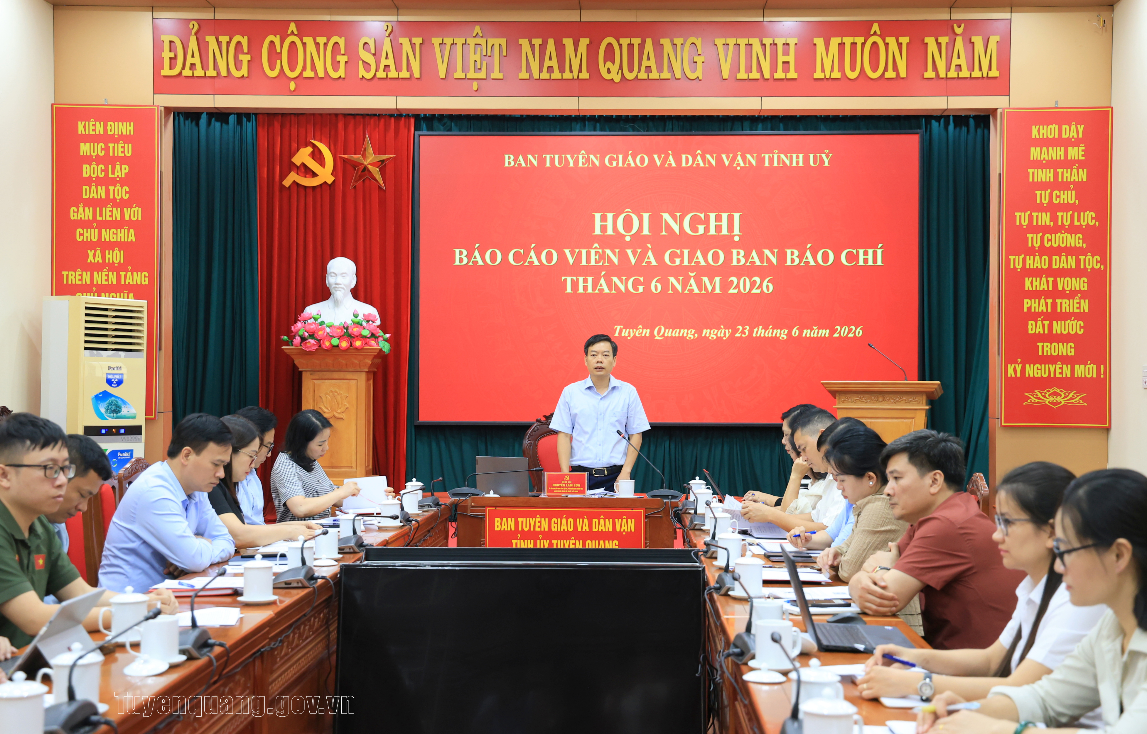 Hội nghị báo cáo viên và giao ban báo chí tháng 6 năm 2026