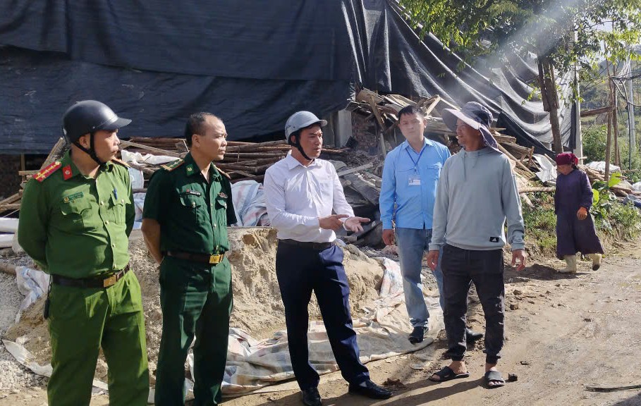 LŨNG CÚ TĂNG CƯỜNG QUẢN LÝ XÂY DỰNG, GIỮ GÌN CẢNH QUAN LÔ LÔ CHẢI