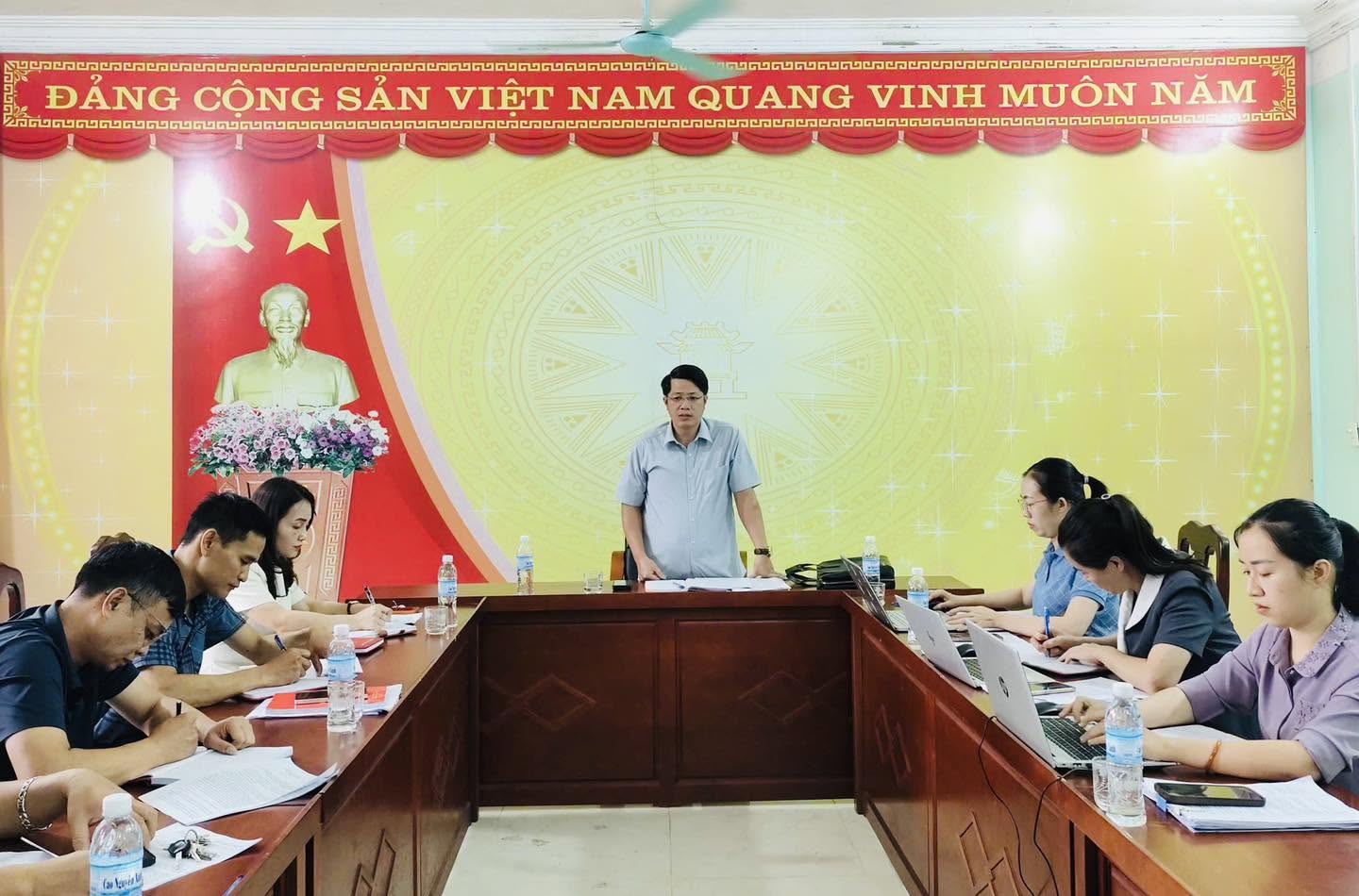  ĐOÀN KIỂM TRA SỐ 02 CỦA ĐẢNG ỦY XÃ YÊN MINH KIỂM TRA CÔNG TÁC ĐẢNG TẠI TRUNG TÂM DỊCH VỤ CÔNG XÃ
