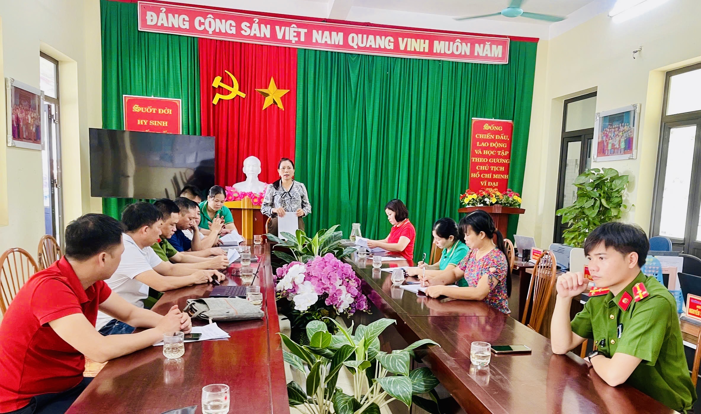 Hồng Sơn Tăng cường kiểm tra, đảm bảo an toàn thực phẩm tại các bếp ăn tập thể