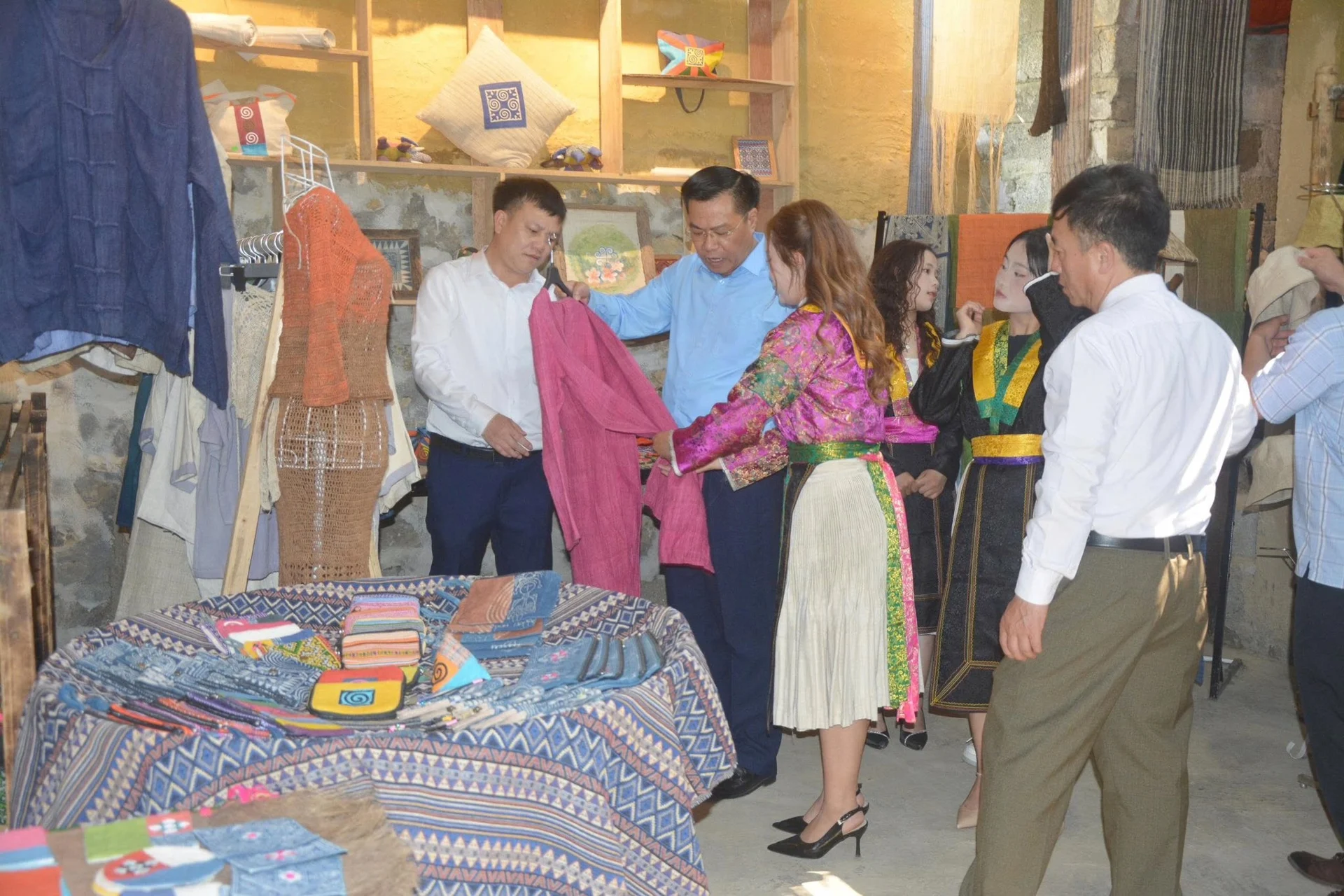 Tuyên Quang: Đồng Văn đưa cây lanh thành cây làm giàu, thu nhập cao gấp 7 lần trồng ngô