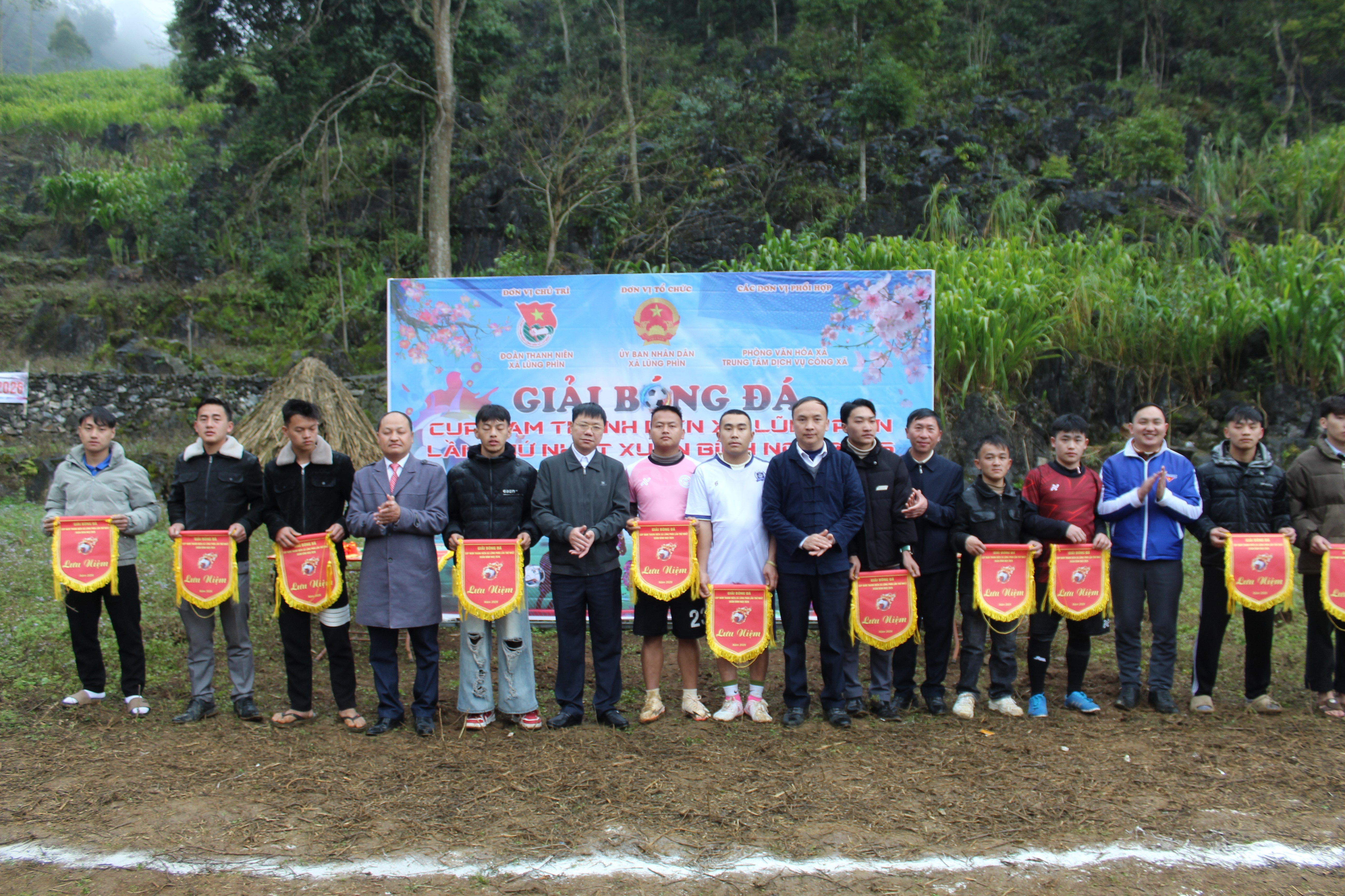 SÔI NỔI KHAI MẠC GIẢI BÓNG ĐÁ CUP NAM THANH NIÊN XÃ LŨNG PHÌN LẦN THỨ NHẤT - XUÂN BÍNH NGỌ 2026