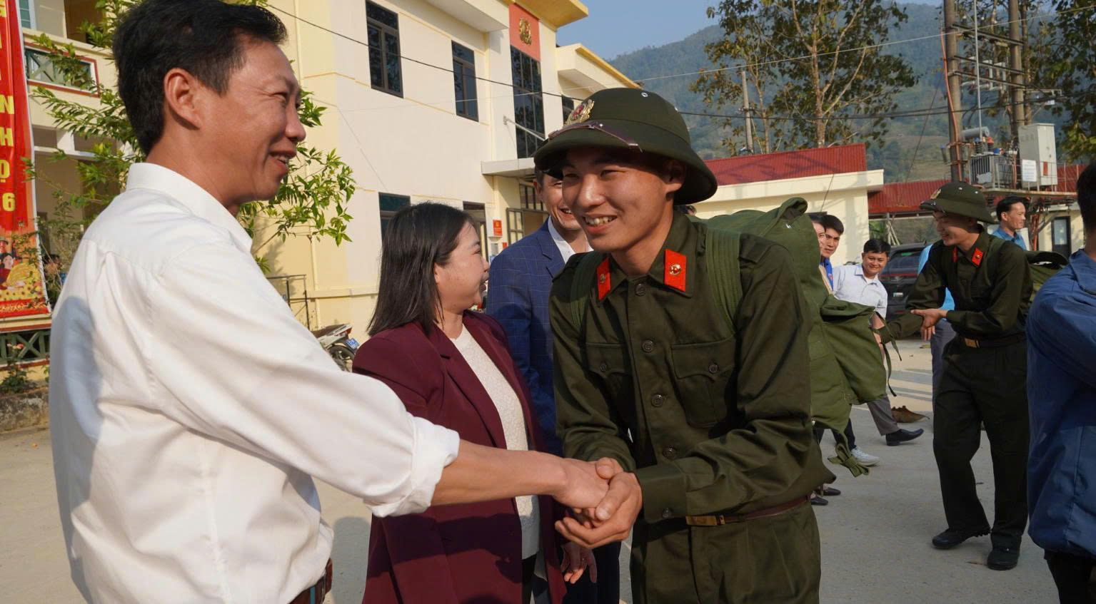 NIỀM TỰ HÀO CỦA BẢN CỜ LAO