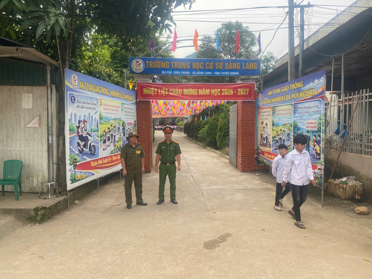 CÔNG AN XÃ BẰNG LANG CHỦ ĐỘNG BẢO ĐẢM AN NINH, TRẬT TỰ, AN TOÀN GIAO THÔNG NGÀY KHAI GIẢNG